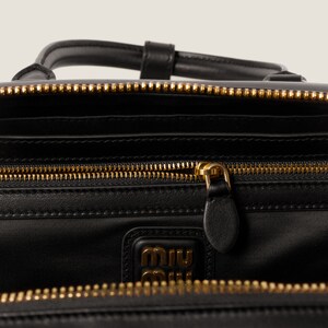 AF5BB148_2CR3_F0002_V_OON_BKG_6