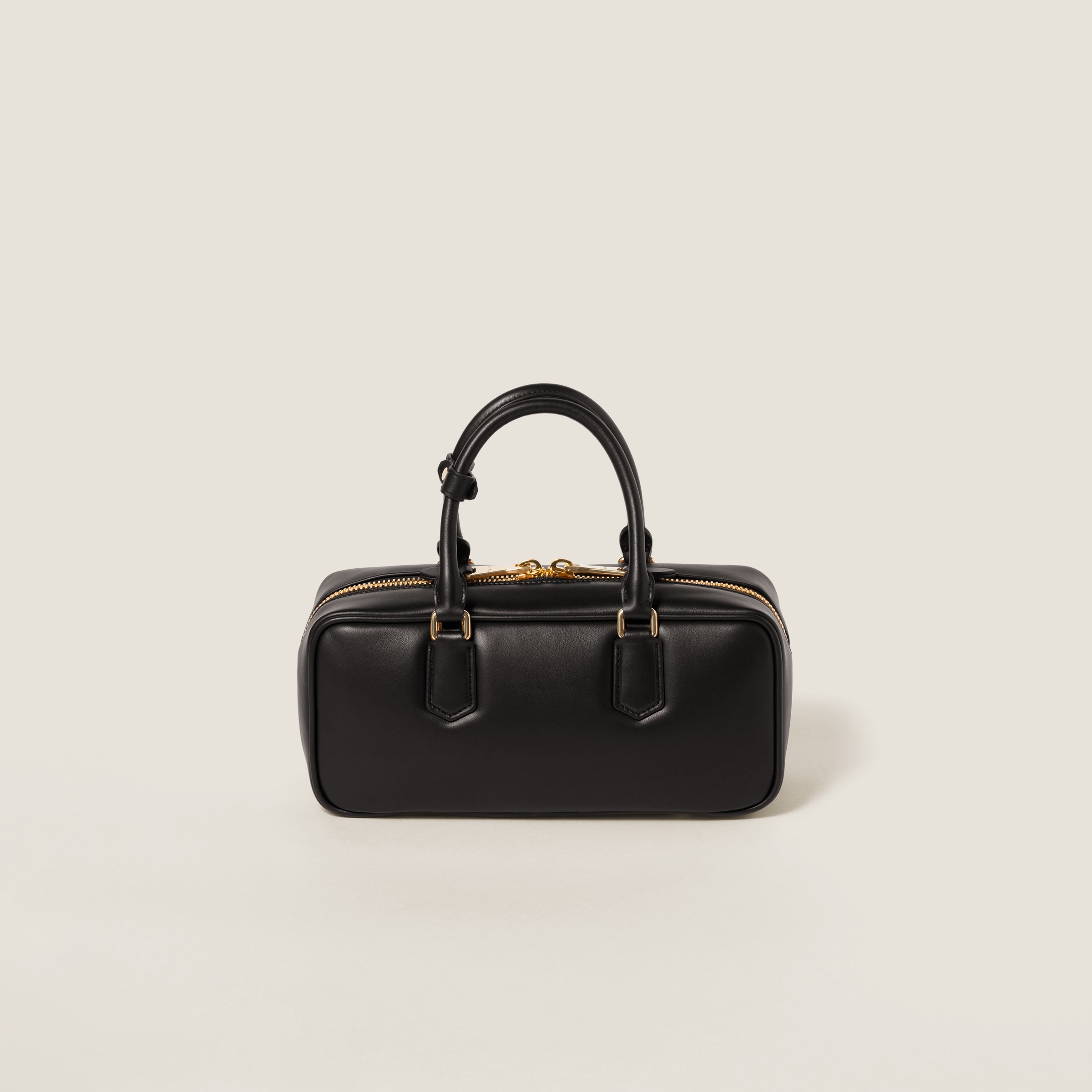 入手困難★人気商品♪ MIUMIU アルカディ レザー バッグ S 三越伊勢丹 | MIU MIU/ミュウミュウ通販 | アルカディ レザー