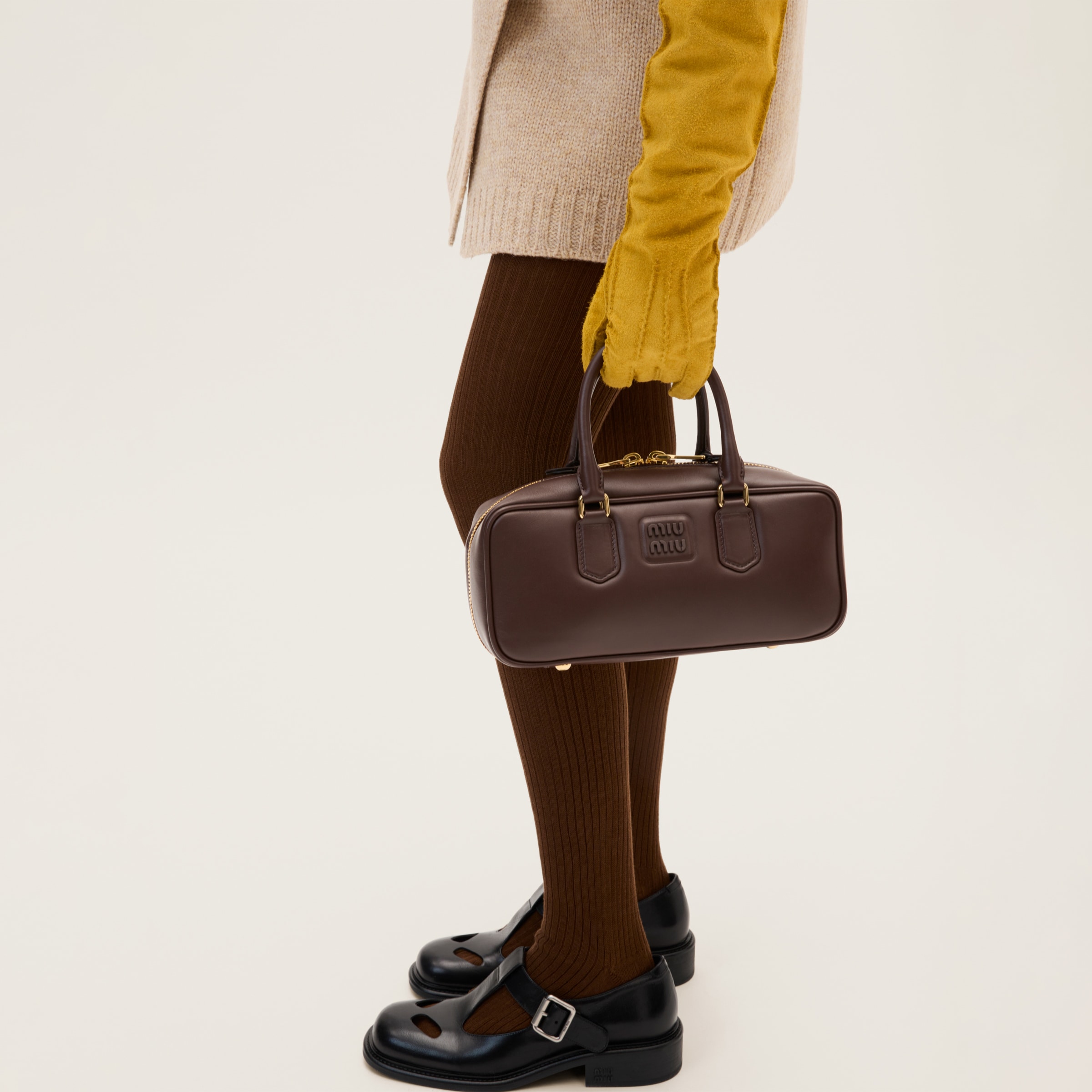 ハンドバッグ Miu Miu Borsa Arcadie In Pelle Miu Miu Arcadie バッグ | ブラック | FARFETCH JP