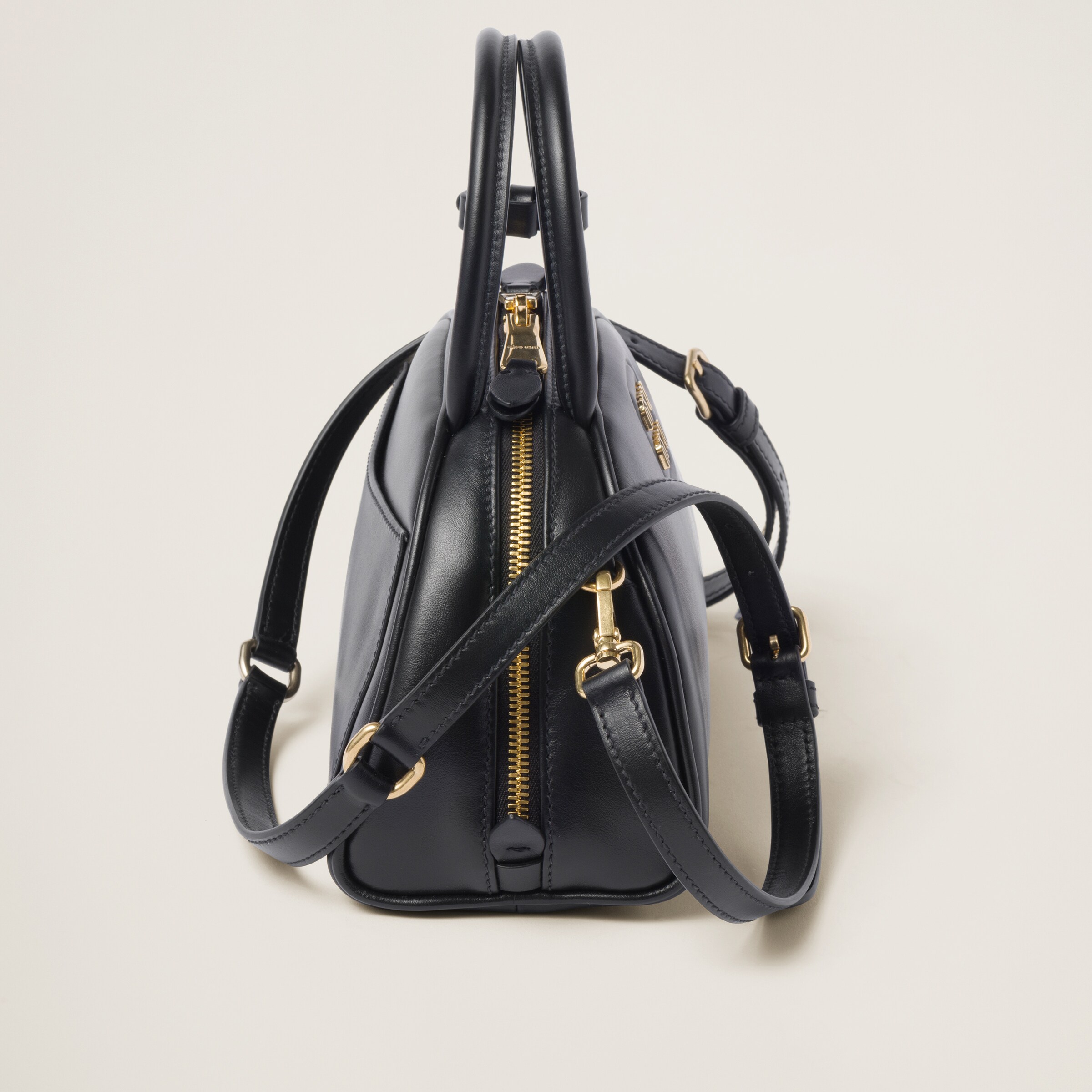 MIUMIU 26S POCKET TOP-HANDLE BAG 32 IN BLACK CALFSKIN GOLD HARDWARE