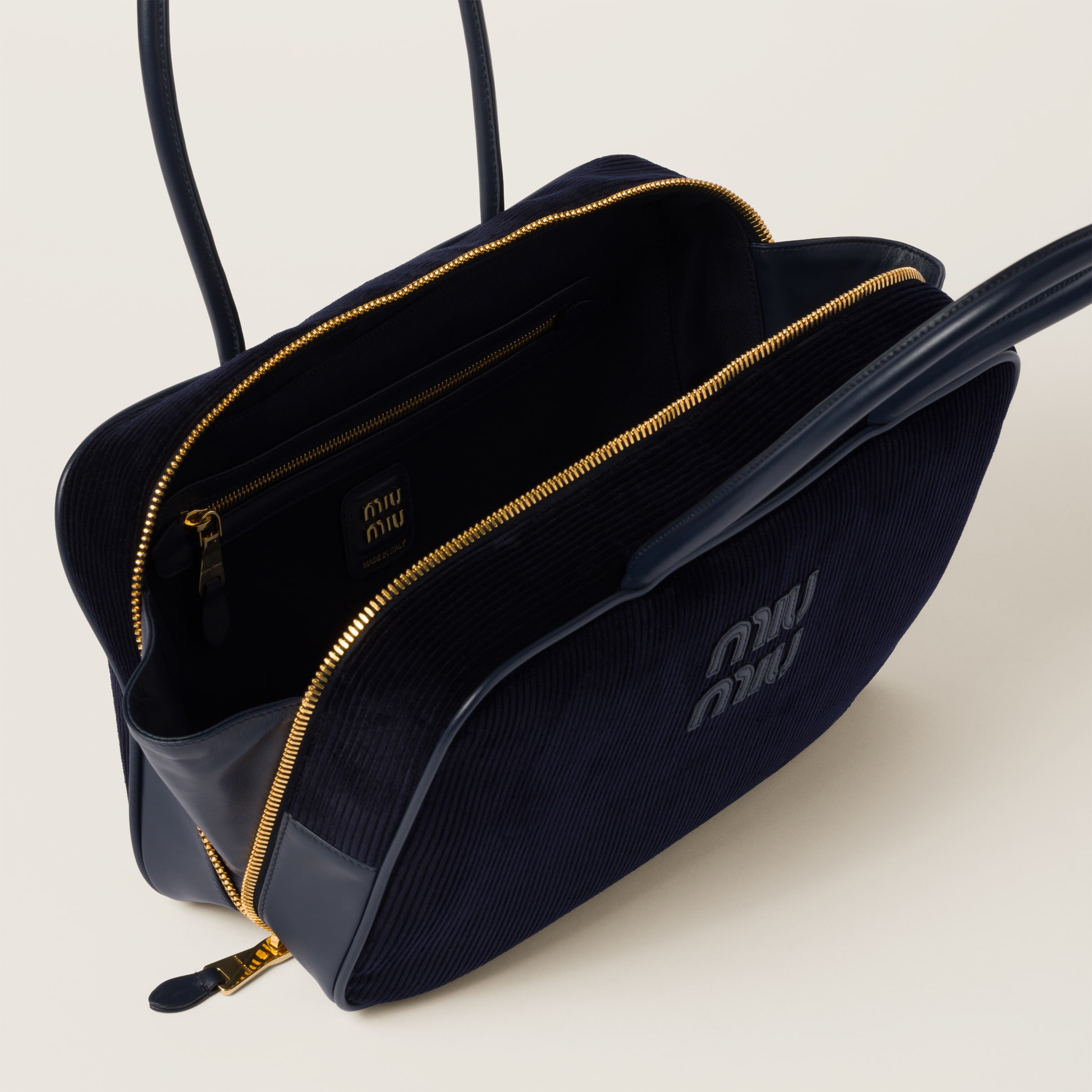 ネイビー コーデュロイ トップハンドル ボー バッグ | Miu Miu