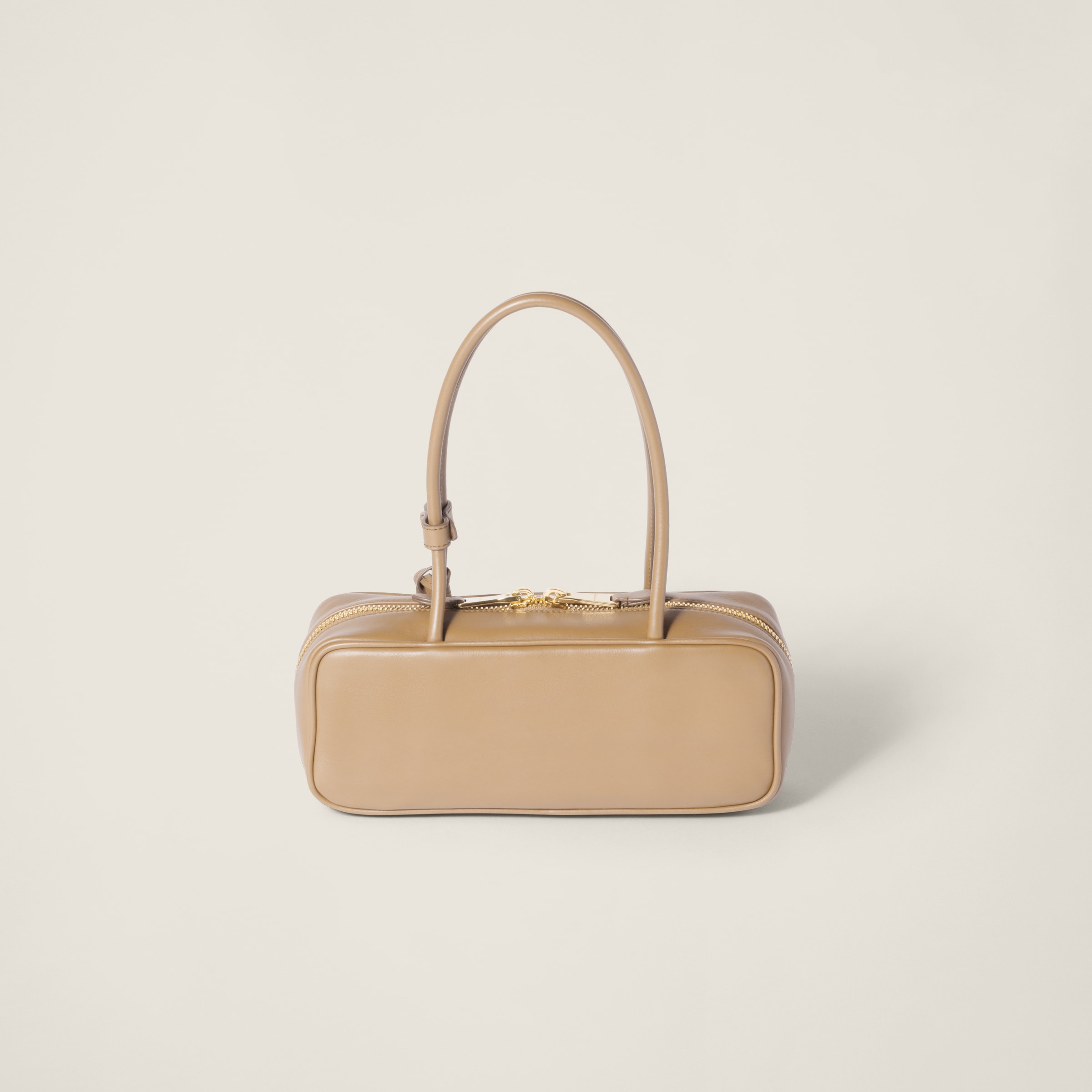 MIU MIU ベージュレザーショルダーバッグ