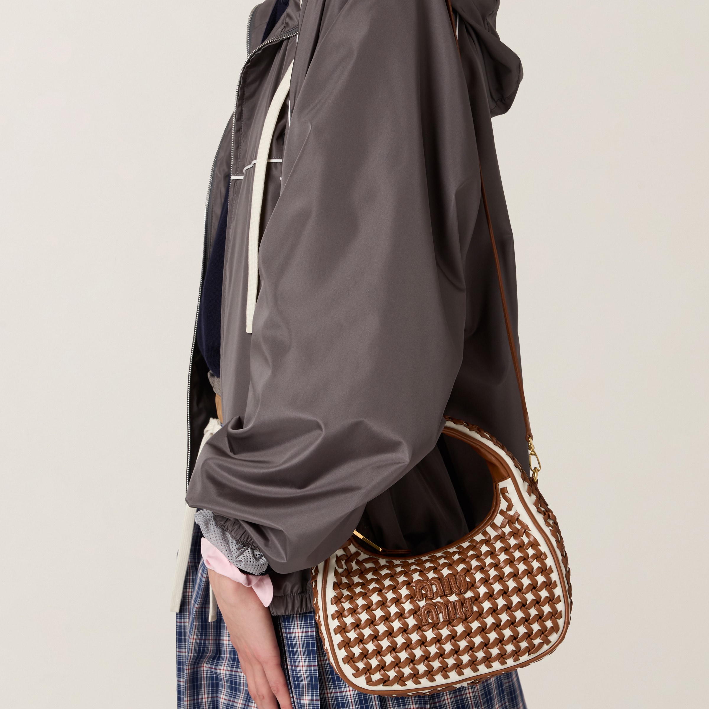 【国内発】Miu Miu Wander レザー バッグ 国内発】Miu Miu Wander レザー バッグ (MiuMiu/トートバッグ