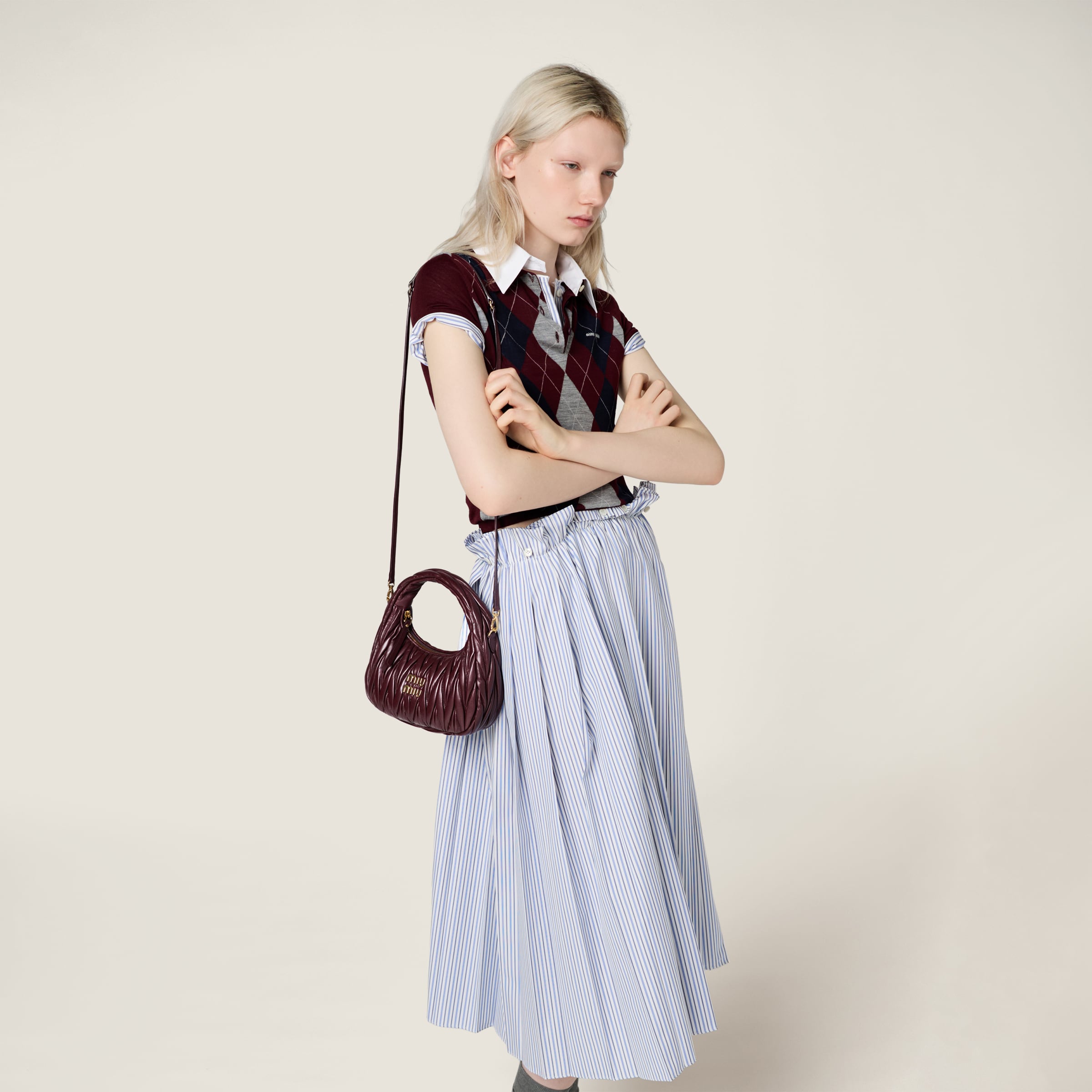 ボルドー ワンダー マテラッセレザー ホーボーバッグ | Miu Miu