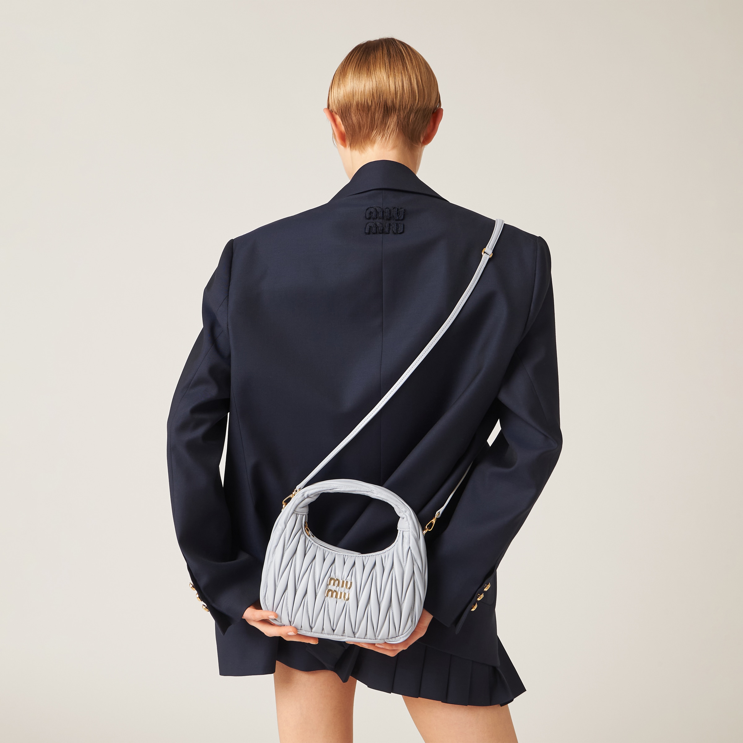 【MIU MIU】レザー ホーボーバッグ ブラック レザー ホーボーバッグ | Miu Miu