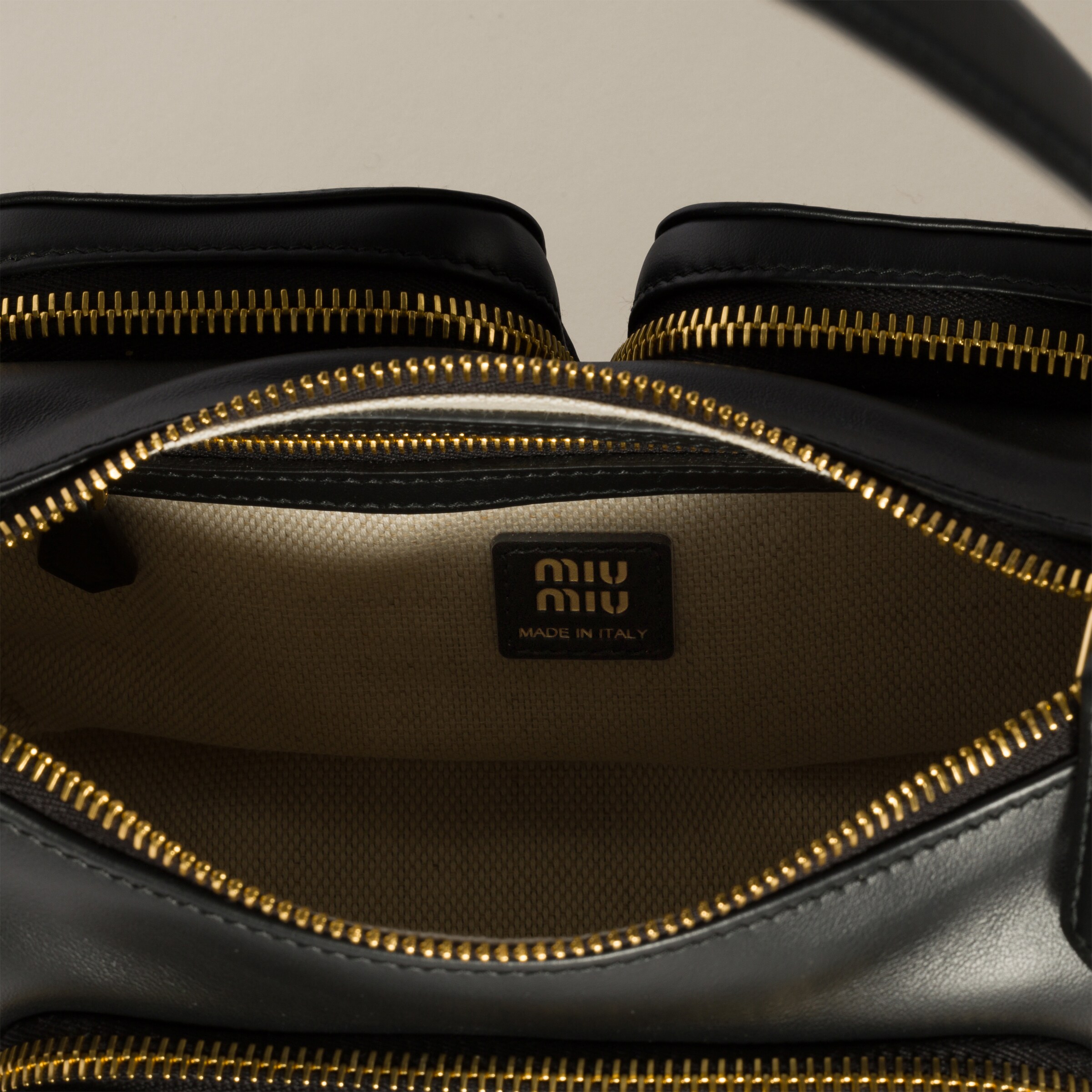 Black Pocket Leather Bag | Miu Miu Black Pocket Leather Bag | Miu Miu