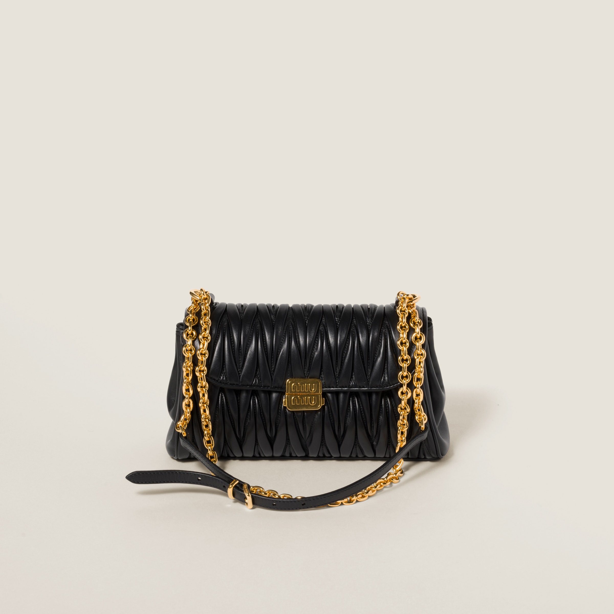 ブラック マテラッセレザー ショルダーバッグ | Miu Miu