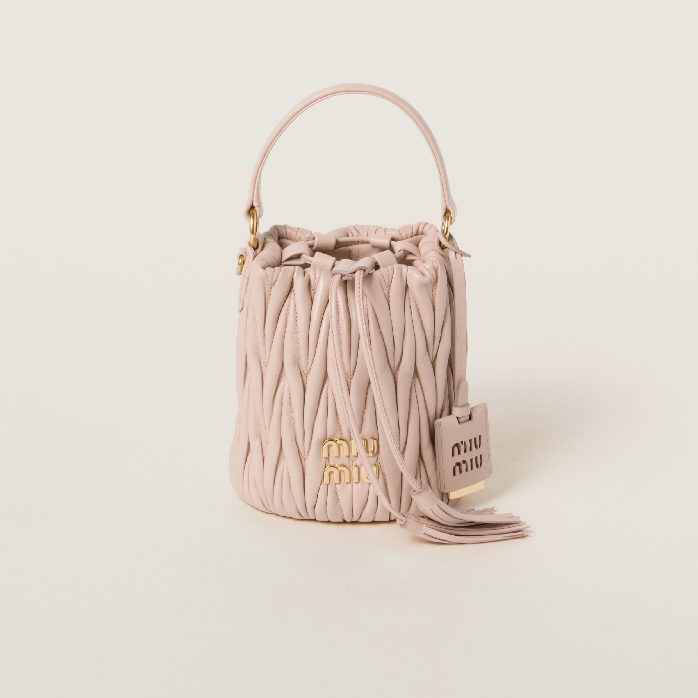 ピンクベージュ マテラッセレザー バケットバッグ | Miu Miu