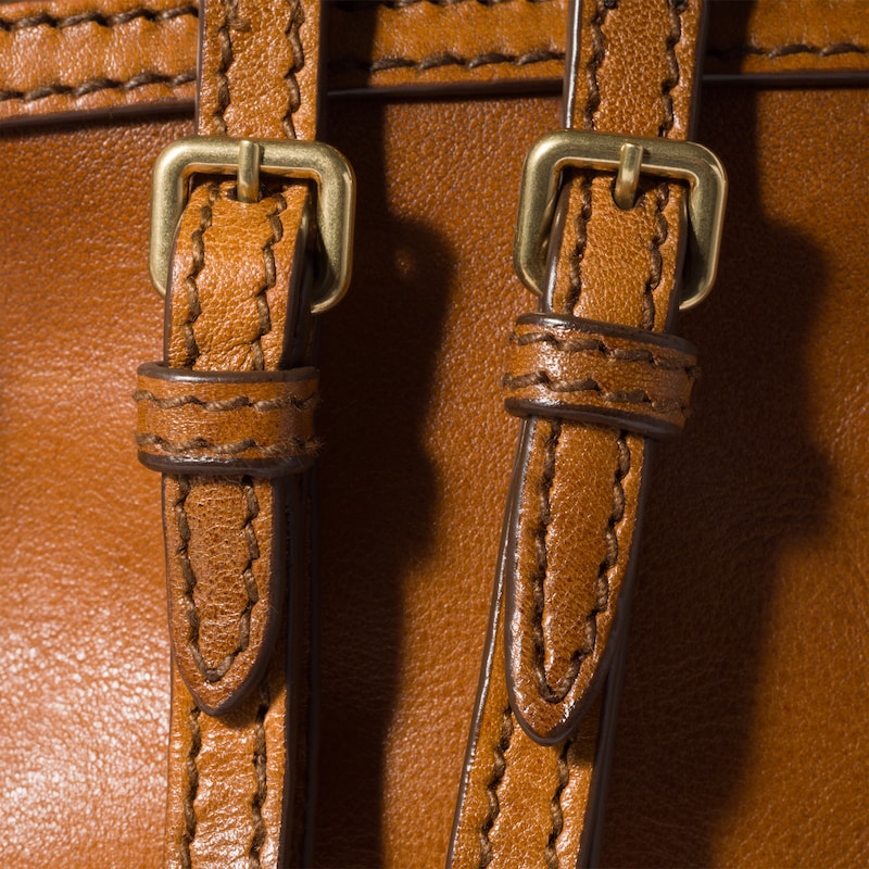 Caprice leather clutch