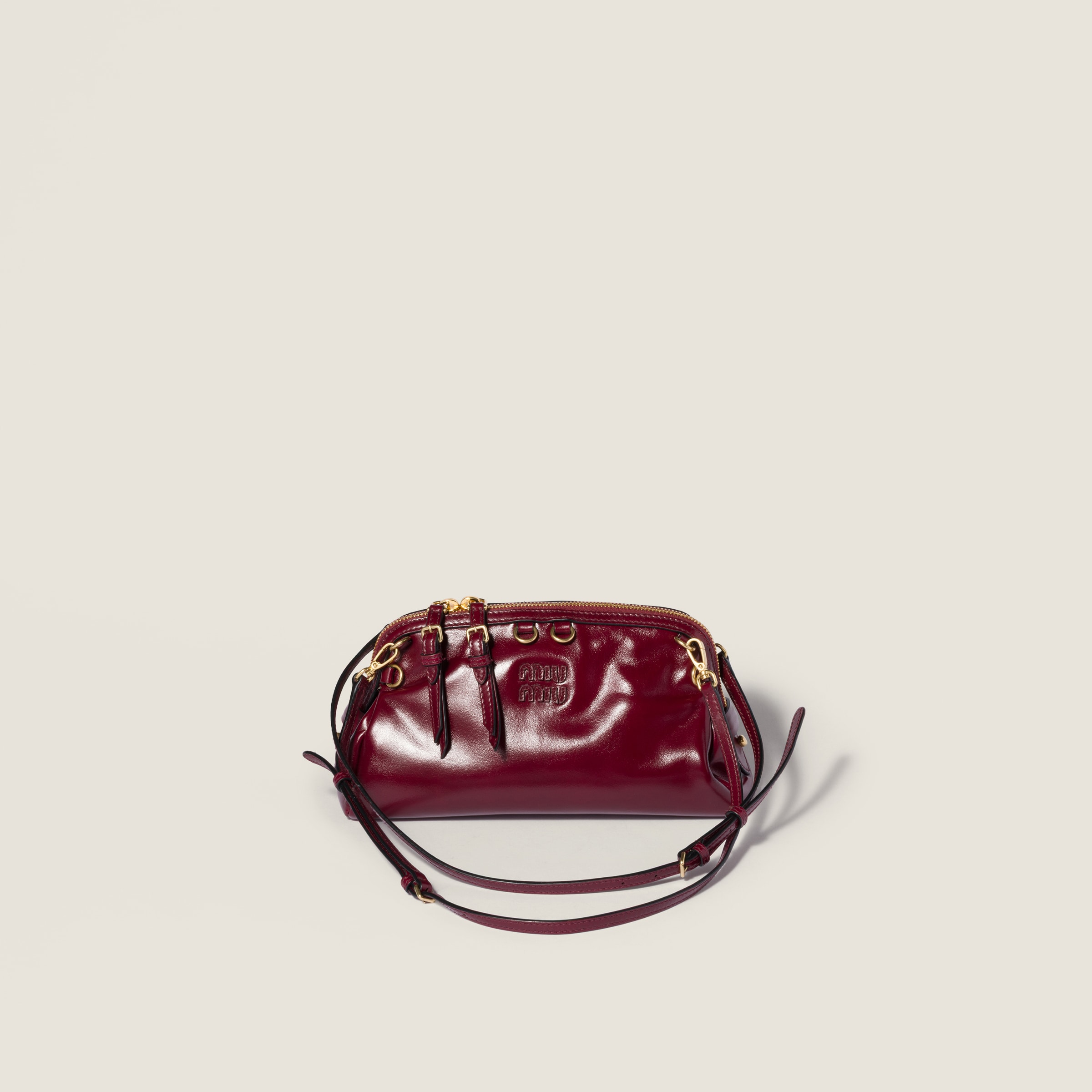 アマラントレッド カプリスレザー クラッチバッグ | Miu Miu - 日本