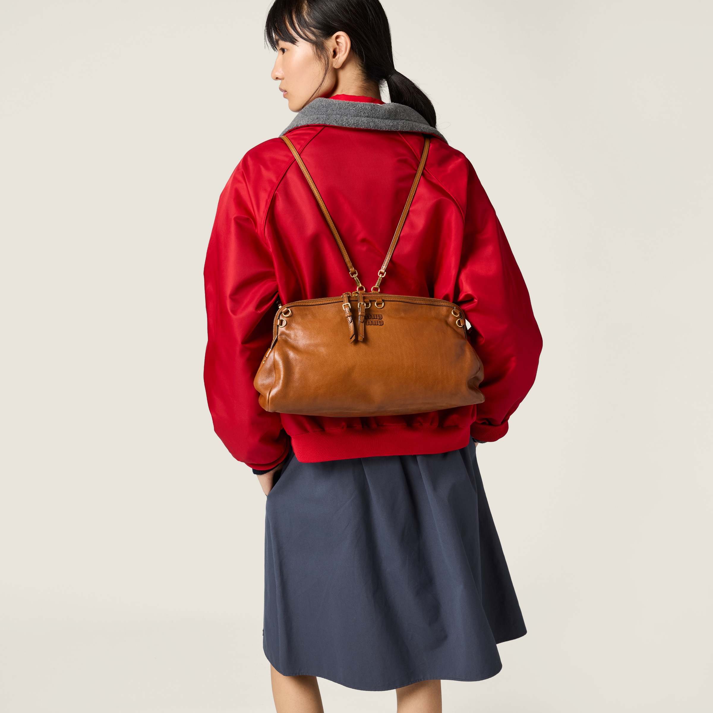 コニャックブラウン カプリスレザー クラッチバッグ | Miu Miu - 日本