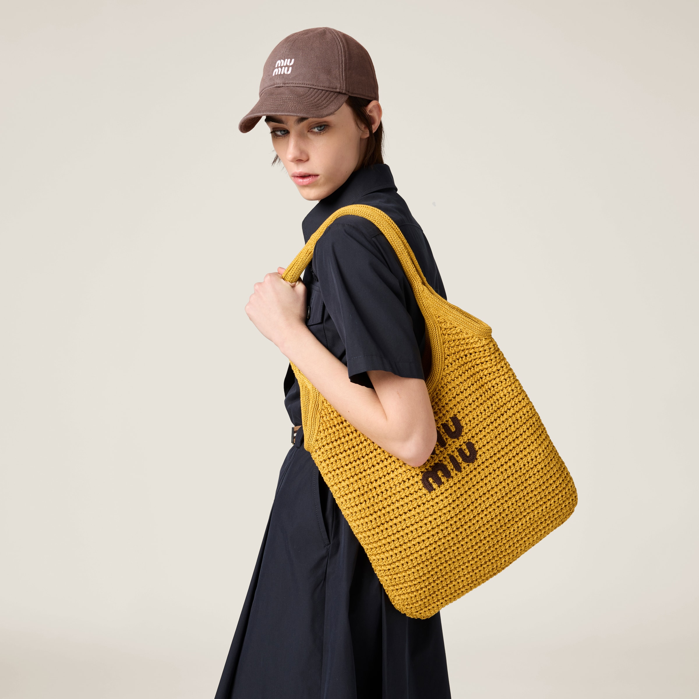 ★ミュウミュウ★ ロゴトート バッグ 5BG230 ☆ミュウミュウ☆ ロゴトート バッグ 5BG230 (MiuMiu/トート