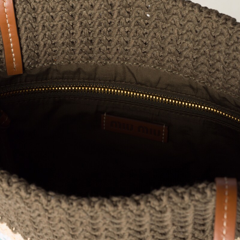 Bolsa tote trançada com efeito ráfia