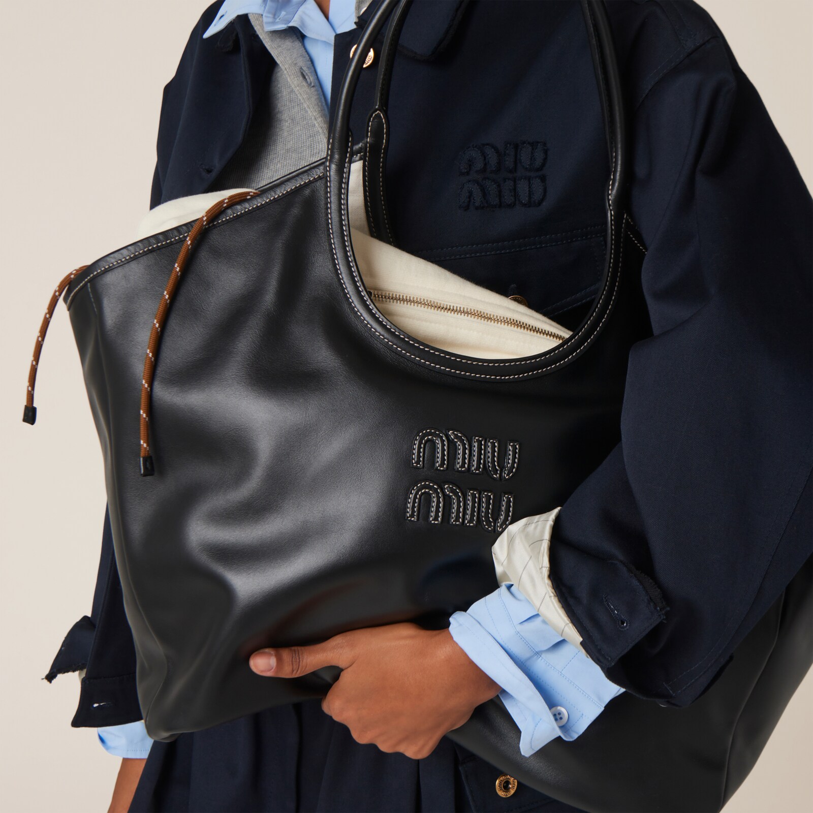 MIUMIU 26S IVY 40 TOTE IN BLACK PATENT CALFSKIN