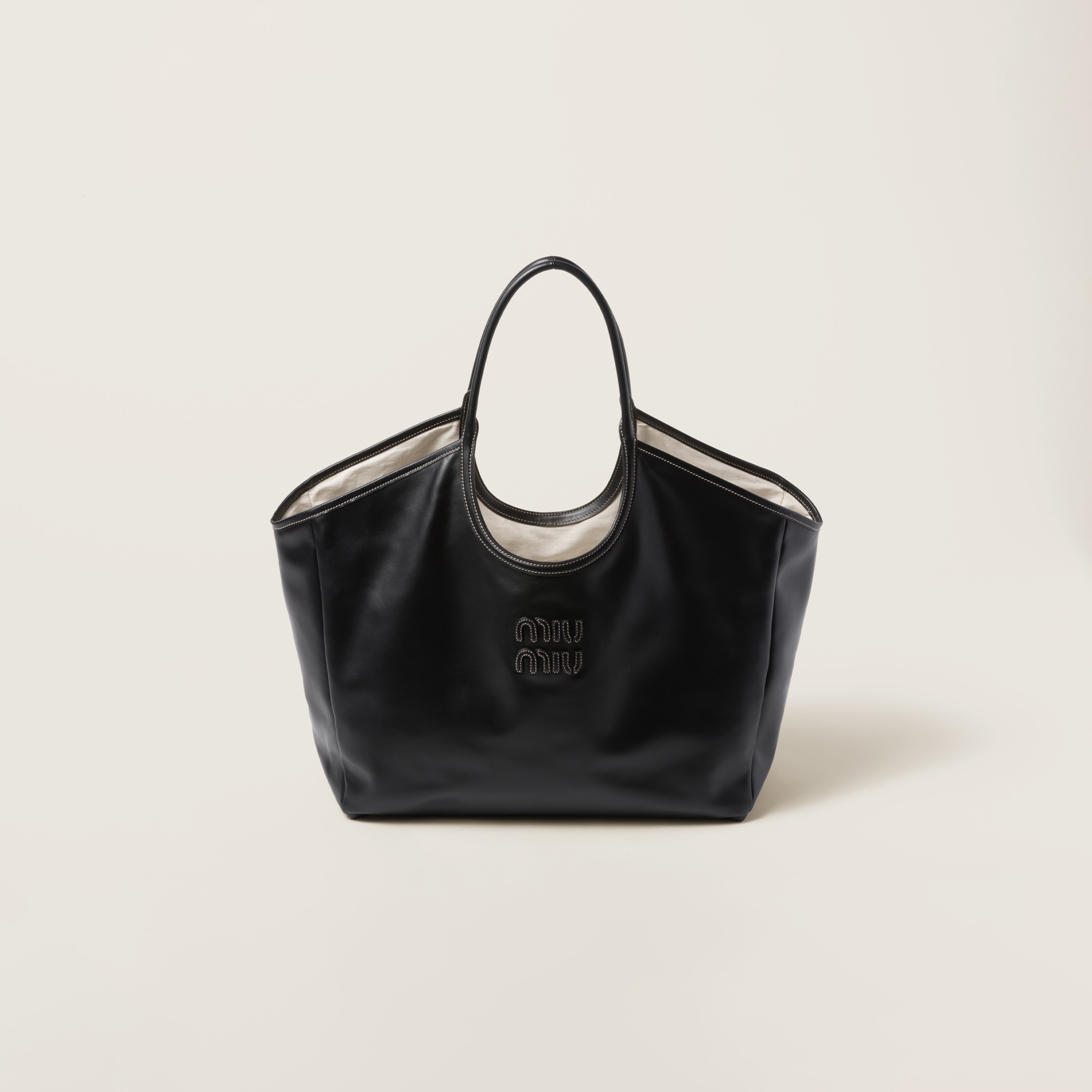 Miumiu Ivy  Leather Bag In Black