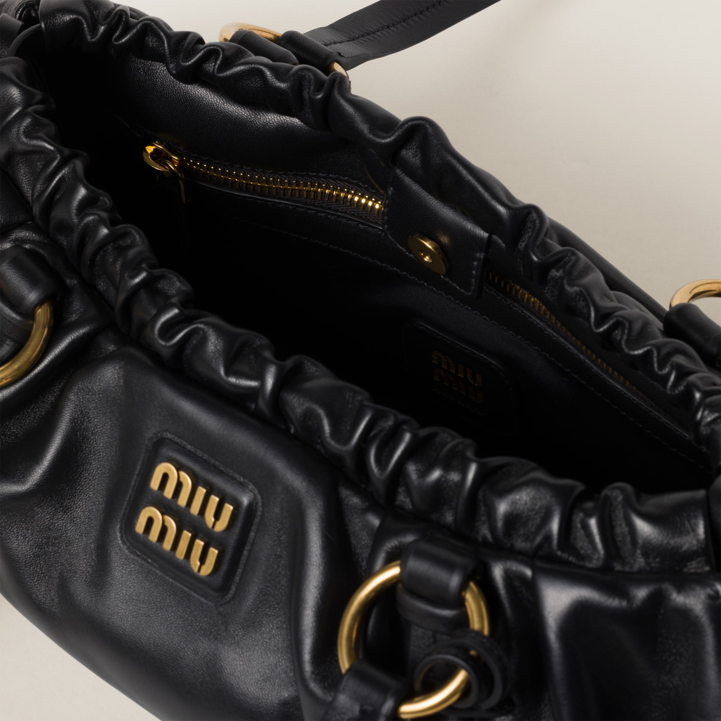 ブラック ジョワ ナッパレザー バッグ | Miu Miu