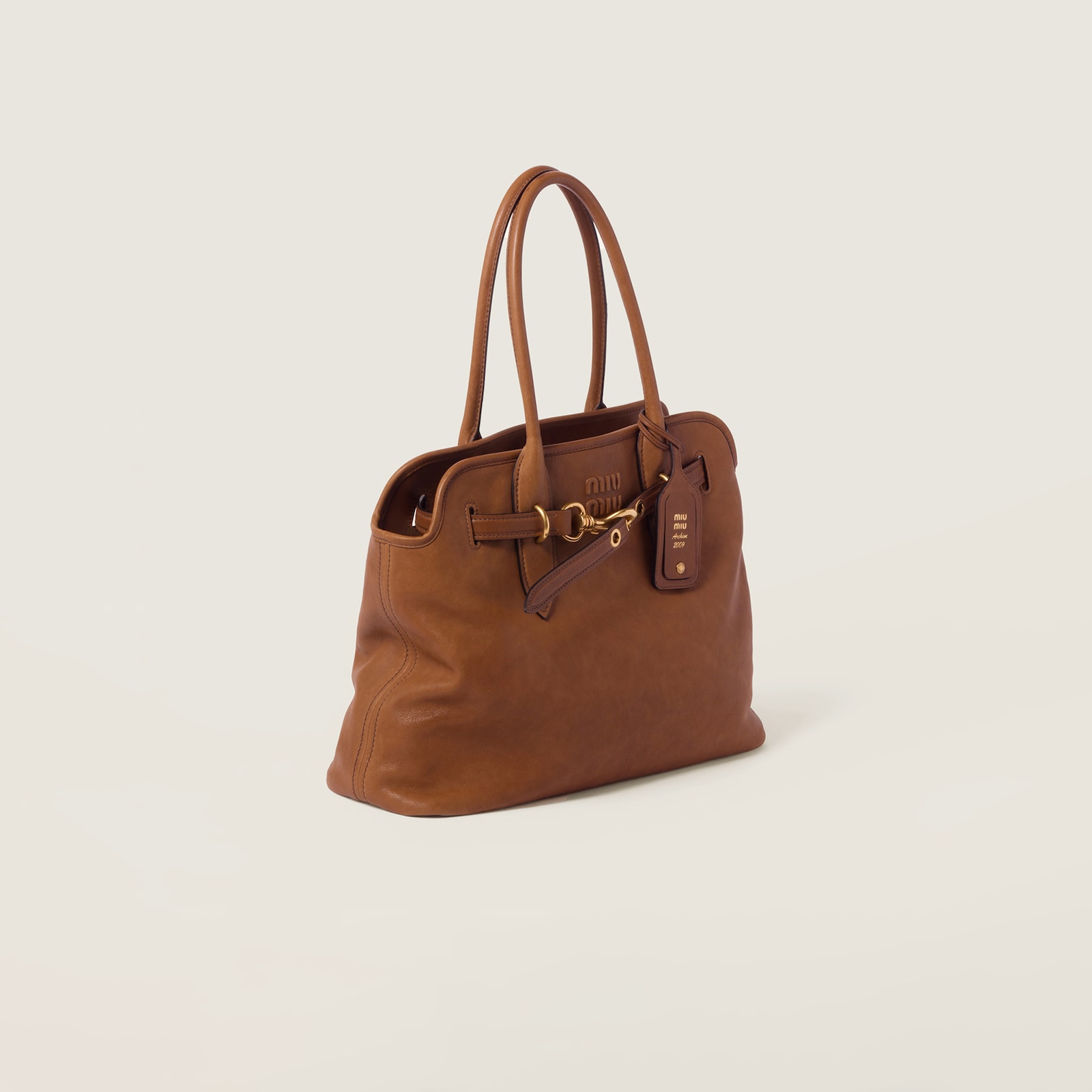 AVENTURE NAPPA BAG 33 IN CARAMEL BROWN LAMBSKIN GOLD HARDWARE
