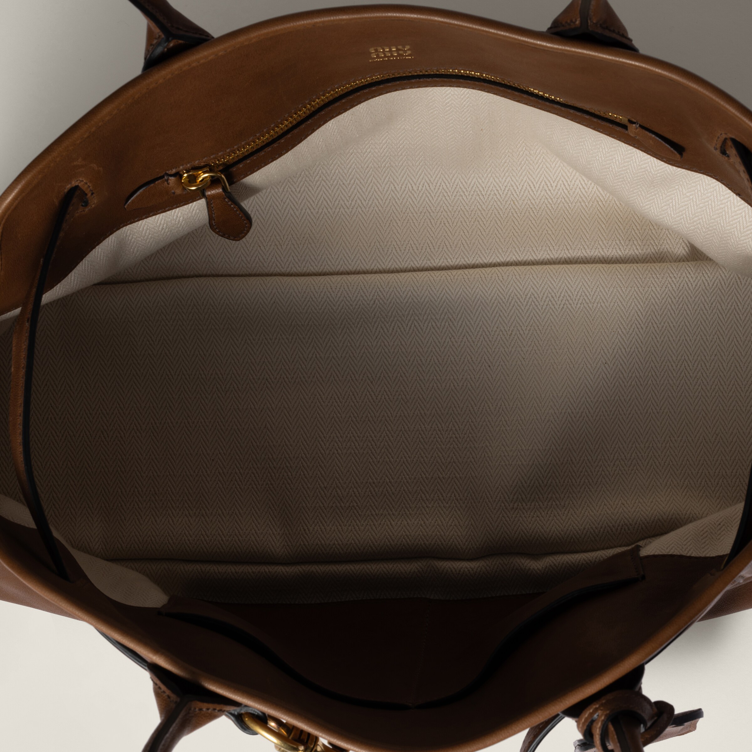 ハンドバッグ MIU MIU 5BG310_2BBL_F0NBL AVENTURE NAPPALEATHER BAG Oak Aventure Nappa Leather Bag | Miu Miu