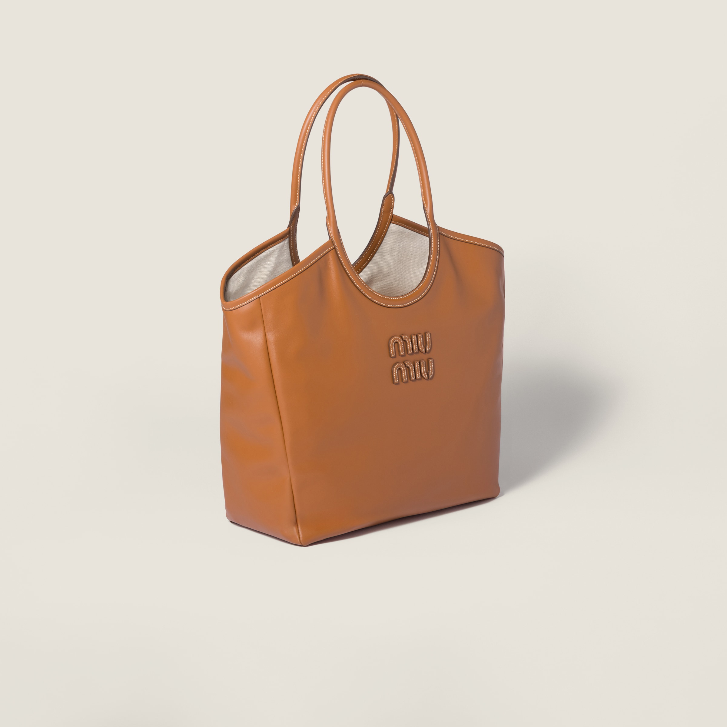 レディース】デザイナーズ レザー トートバッグ｜MIU MIU公式サイト