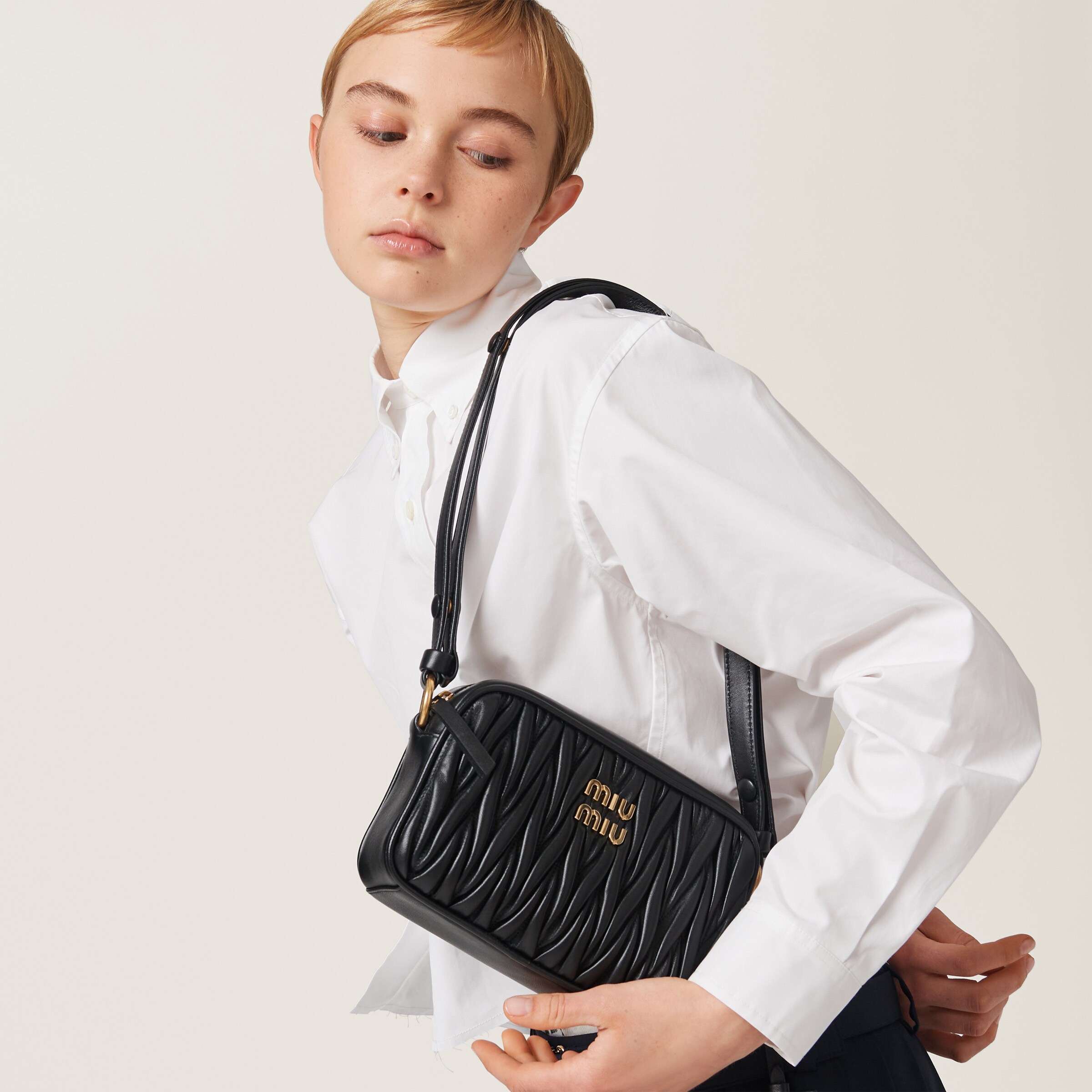 ブラック マテラッセレザー ショルダーバッグ | Miu Miu