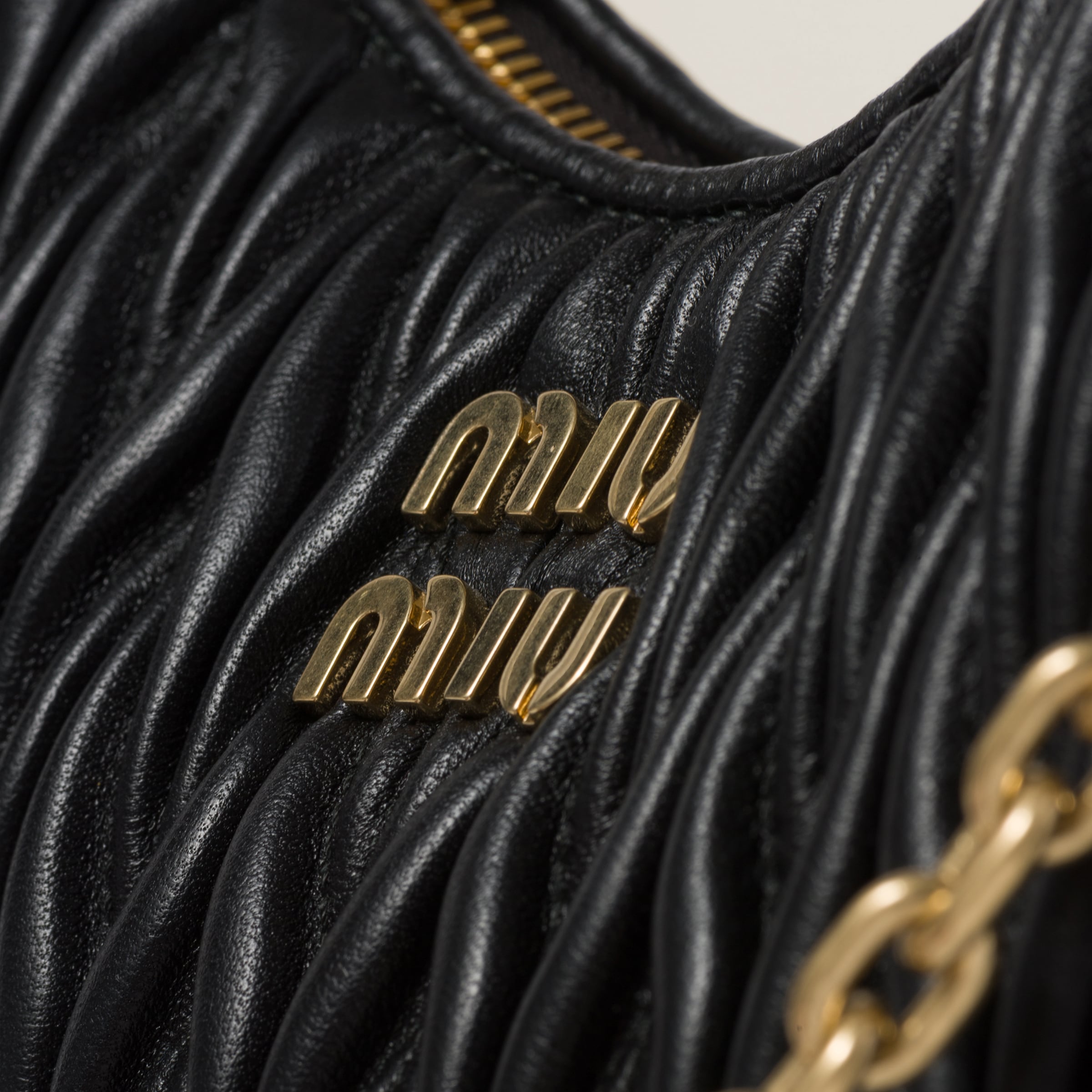 Matelasse Nappa Leather Shoulder Bag Noir Miu Miu