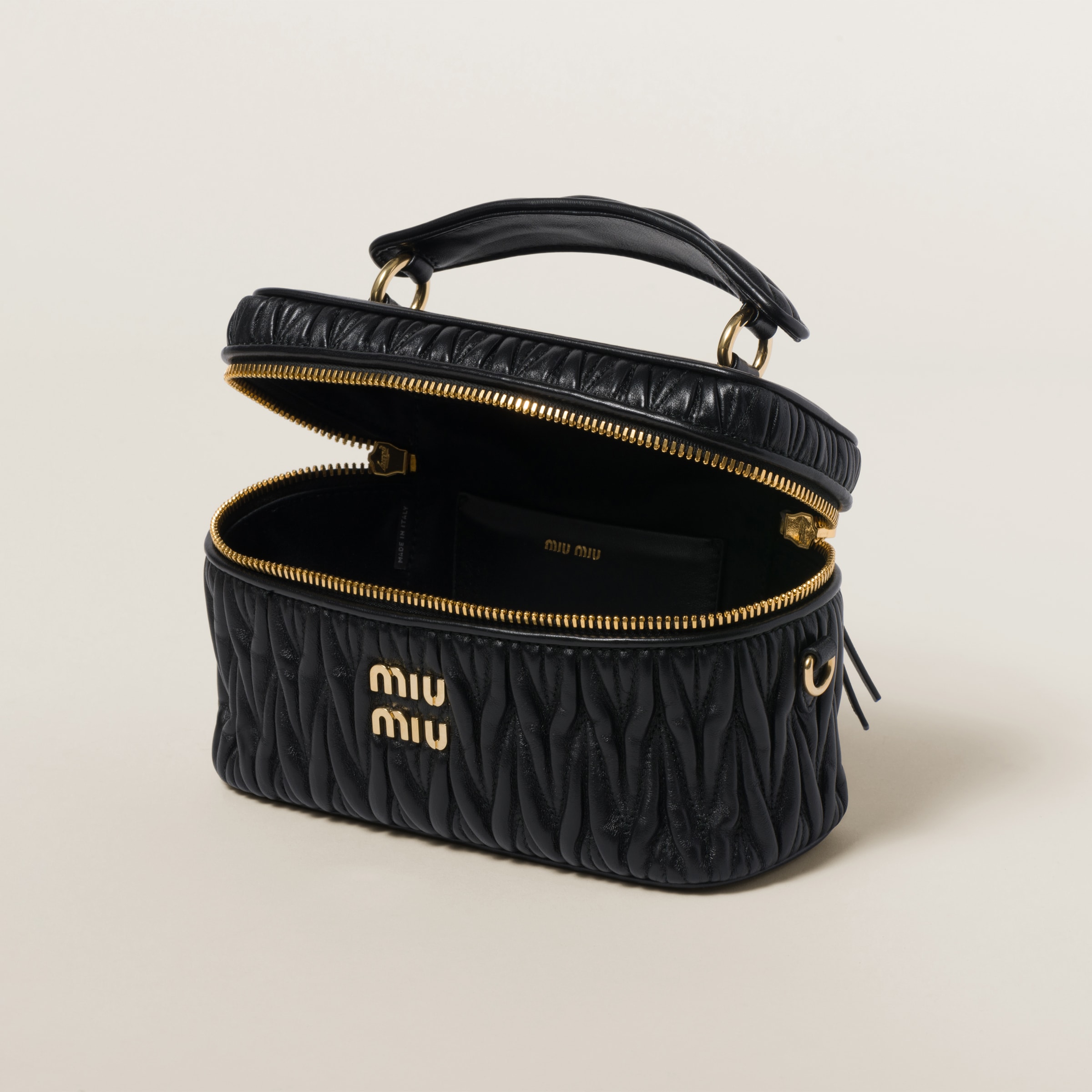 Miu miu nappa hot sale leather shoulder bag