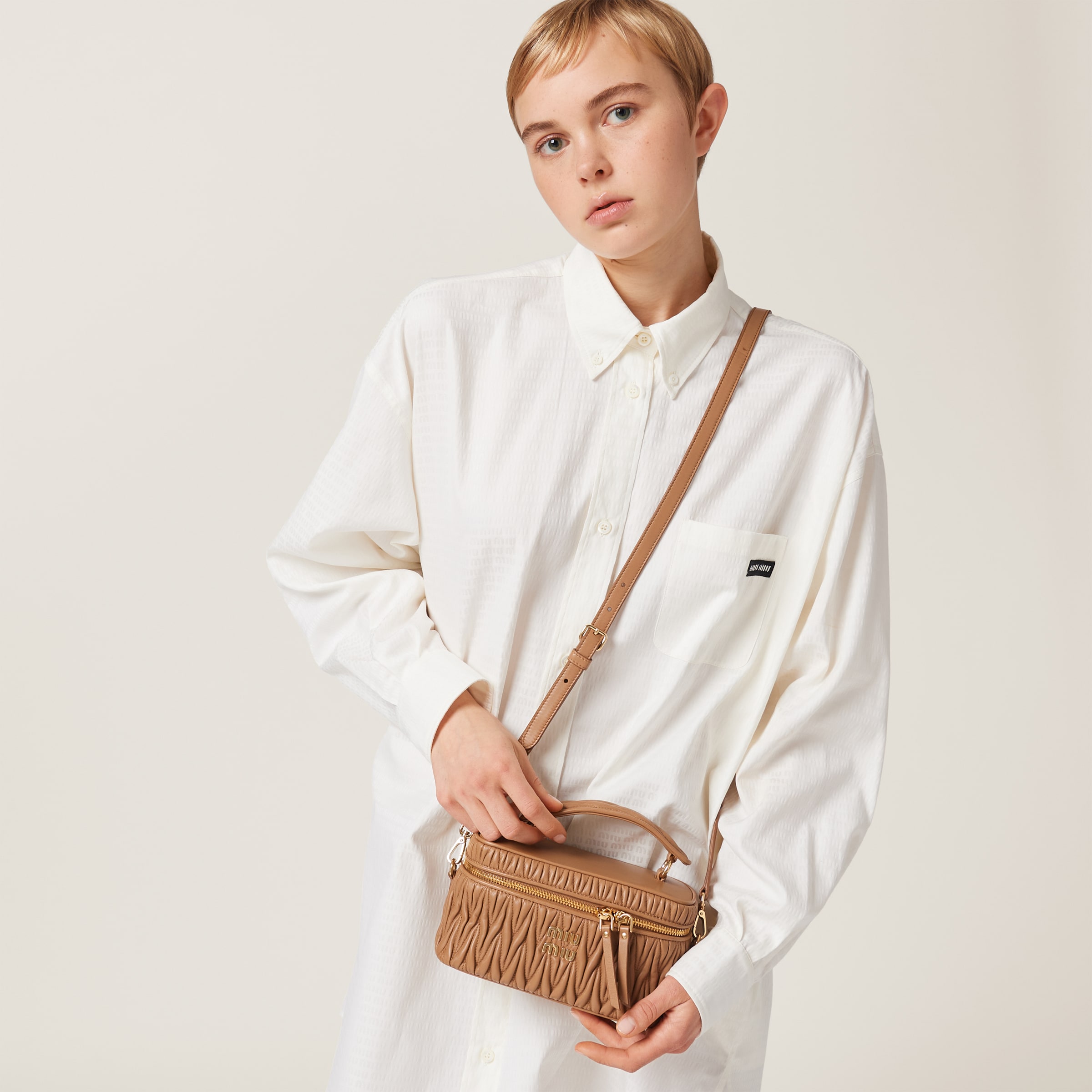 【VIPセール】MIUMIU ショルダーバッグ 5BH226 Caramel Matelassé Nappa Leather Shoulder Bag | Miu Miu