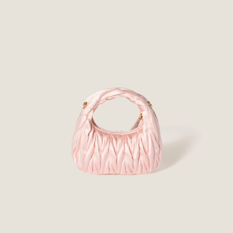 حقيبة Wander صغيرة ماتلاسي من الساتان