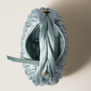 AF5BP078_2BD8_F0D30_V_OLO_BKG_4