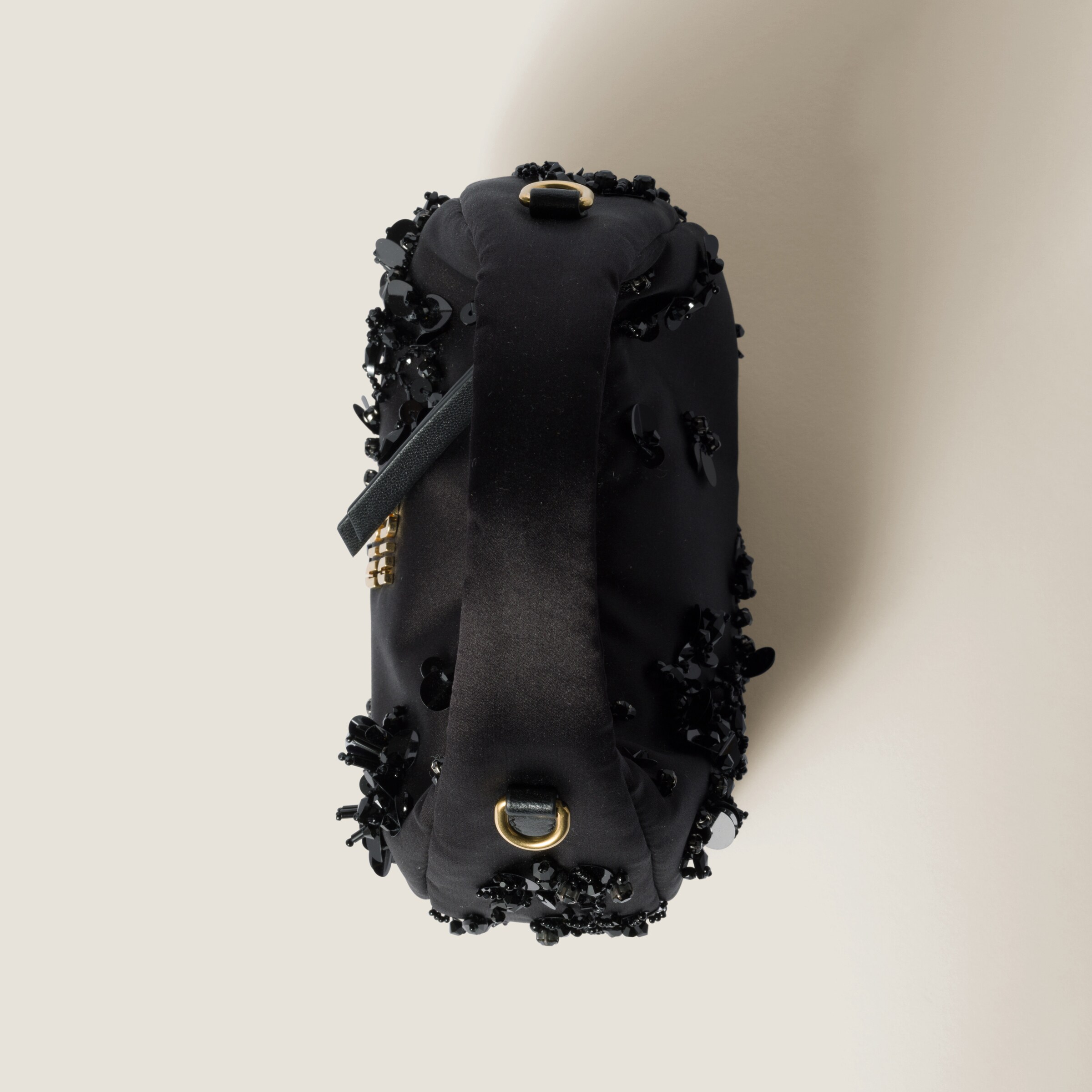 Miumiu ワンダー ダッチェス ミニバッグ 刺繍入り ブラック ワンダー エンブロイダリー ダッチェス ミニバッグ