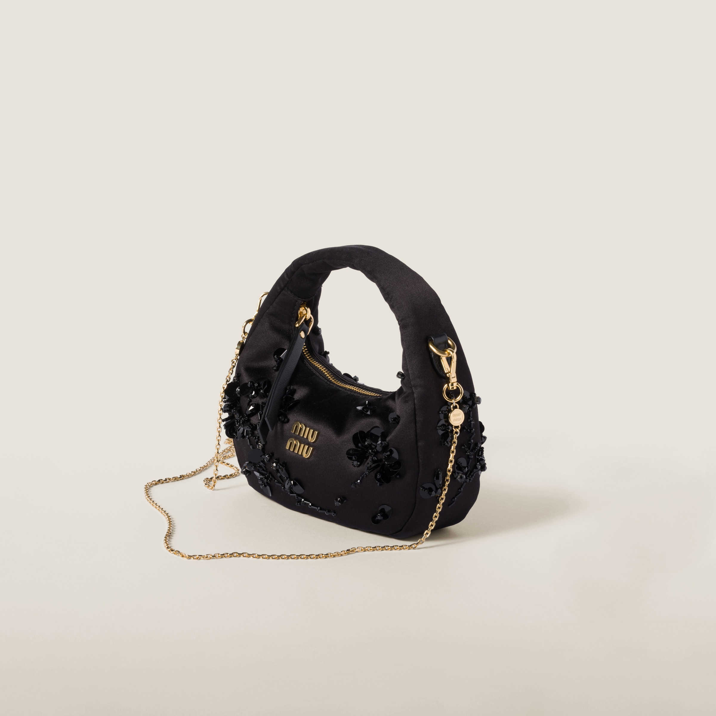 関税込 MiuMiu ワンダー エンブロイダリー ダッチェス バッグ ブラック ワンダー エンブロイダリー ダッチェス ミニバッグ
