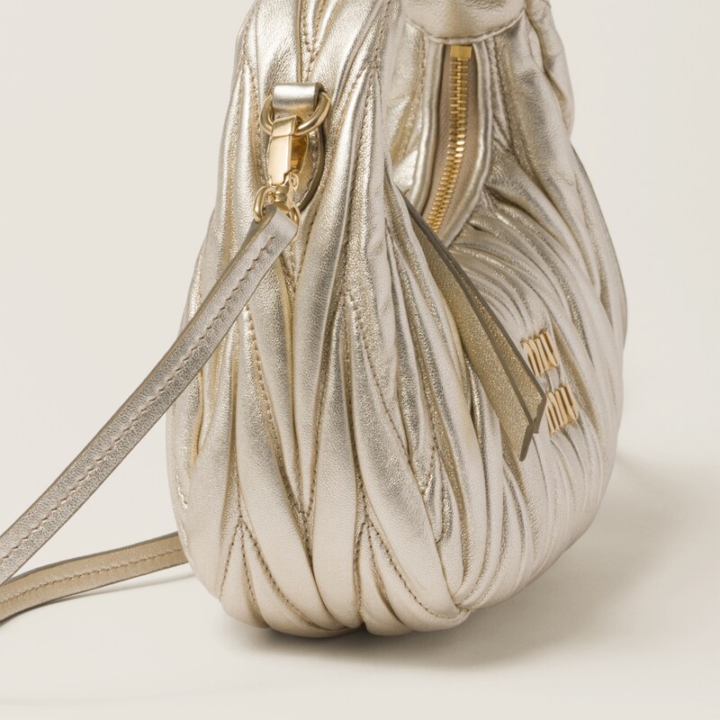 Wander Mini Hobo Bag aus Matelassé-Nappaleder