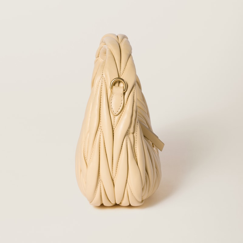 ワンダー マテラッセレザー ホーボーミニバッグ