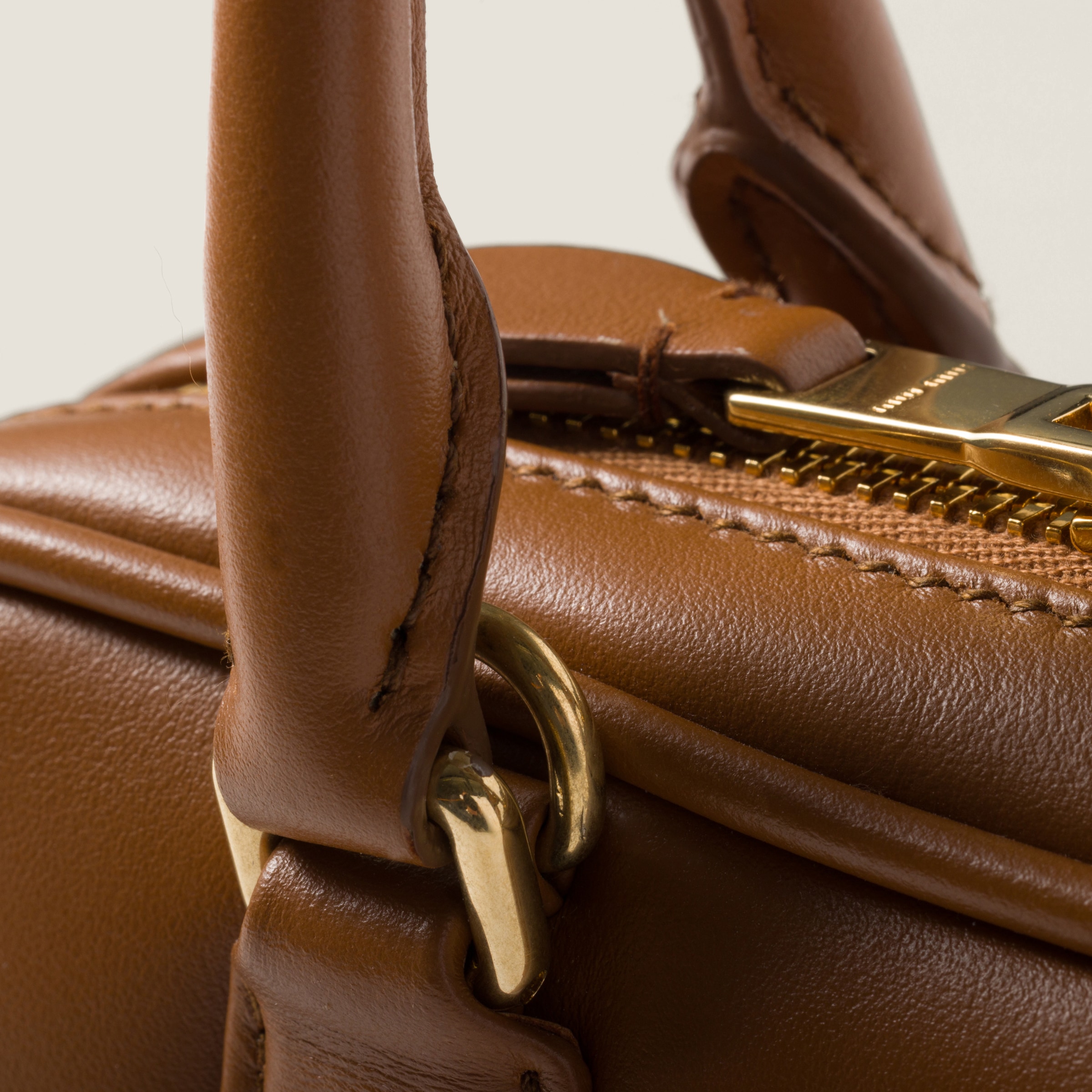 【2024春夏新色】 Mini-bag Leather Arcadie Cognac | Miu Miu バッグ