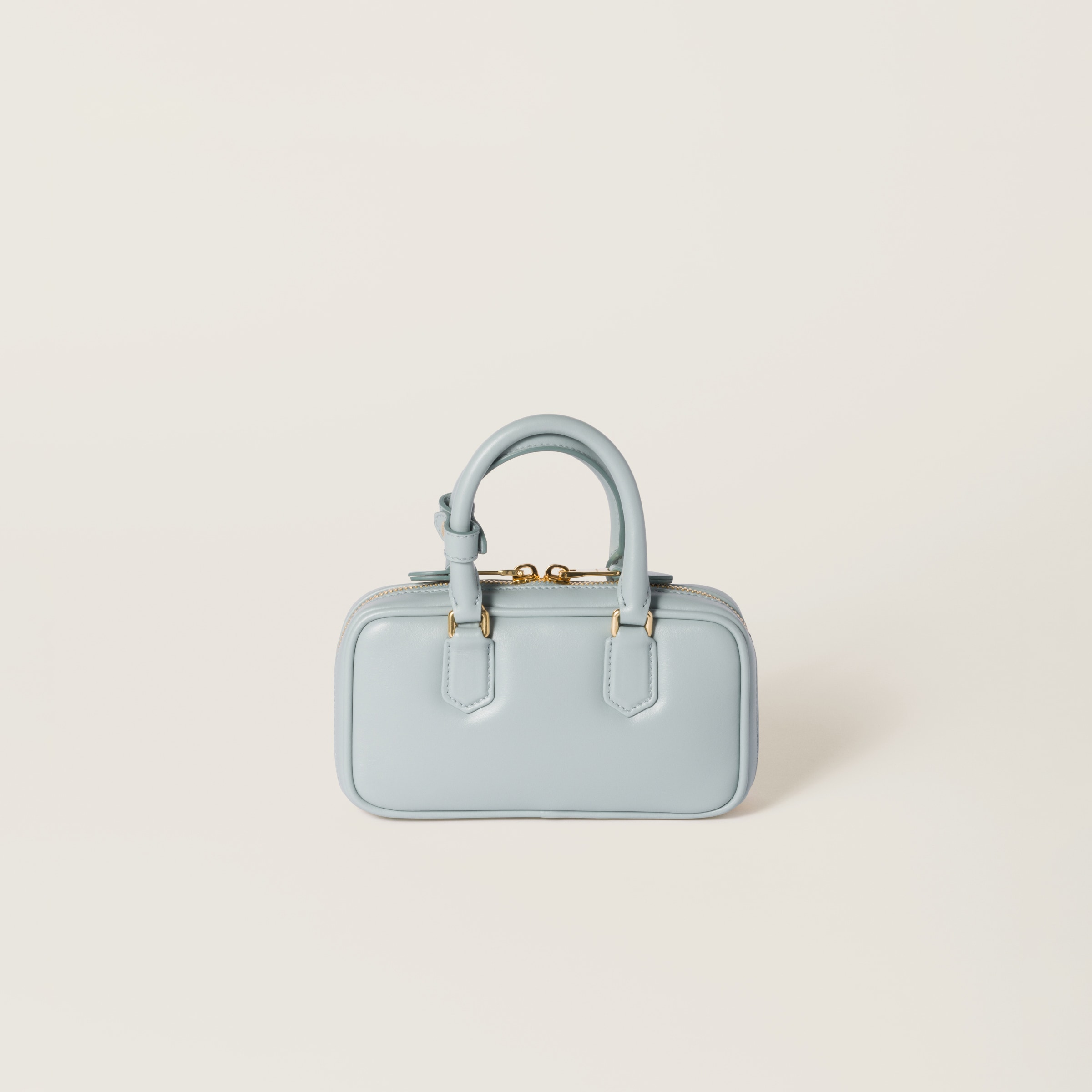 【関税&送料込】Miu Miu Powder Blue Leather Arcadie Handbag Arcadie leather crossbody bag Miu Miu Blue in Leather - 44891057