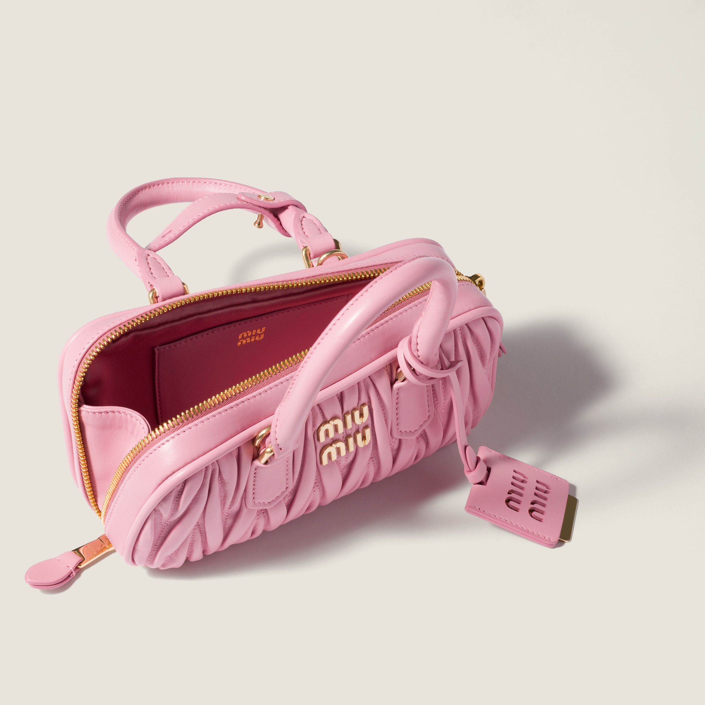 miumiu バック(a) Alabaster Pink Wander Matelassé Nappa Leather Hobo Bag | Miu Miu