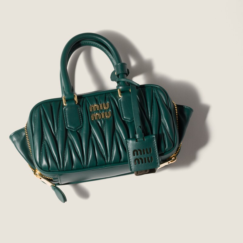 حقيبة Arcadie صغيرة من جلد نابا ماتلاسي