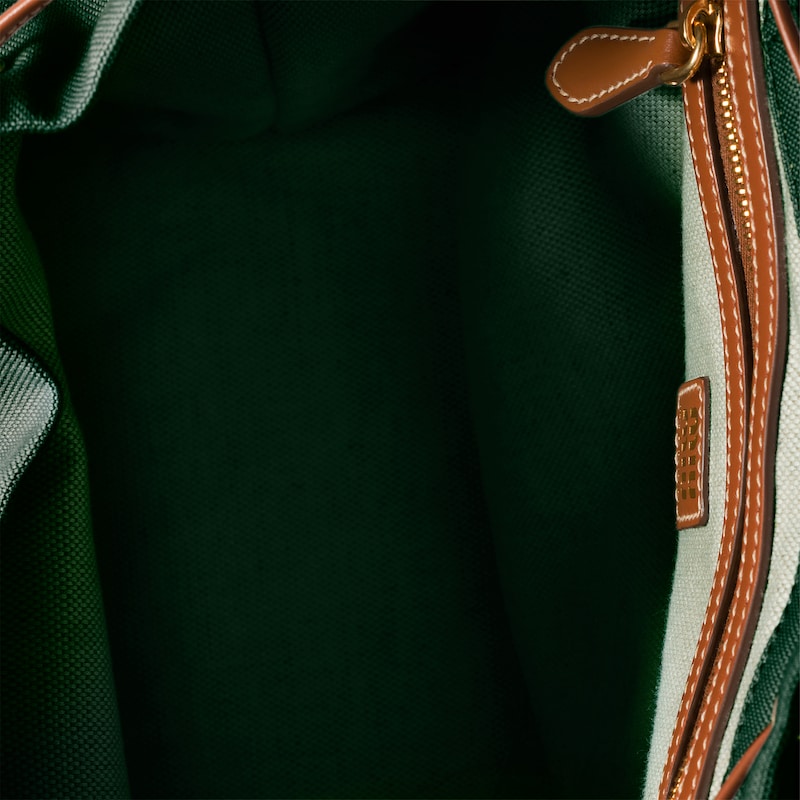 帆布和皮革双肩背包