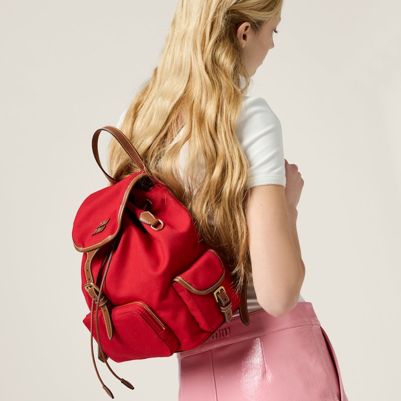 帆布和皮革双肩背包