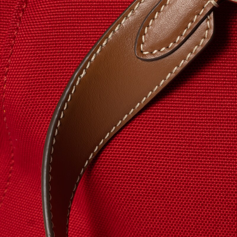 帆布和皮革双肩背包