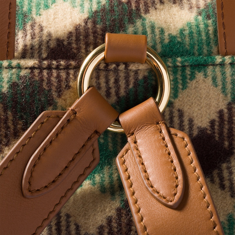 플래드 및 가죽 백팩