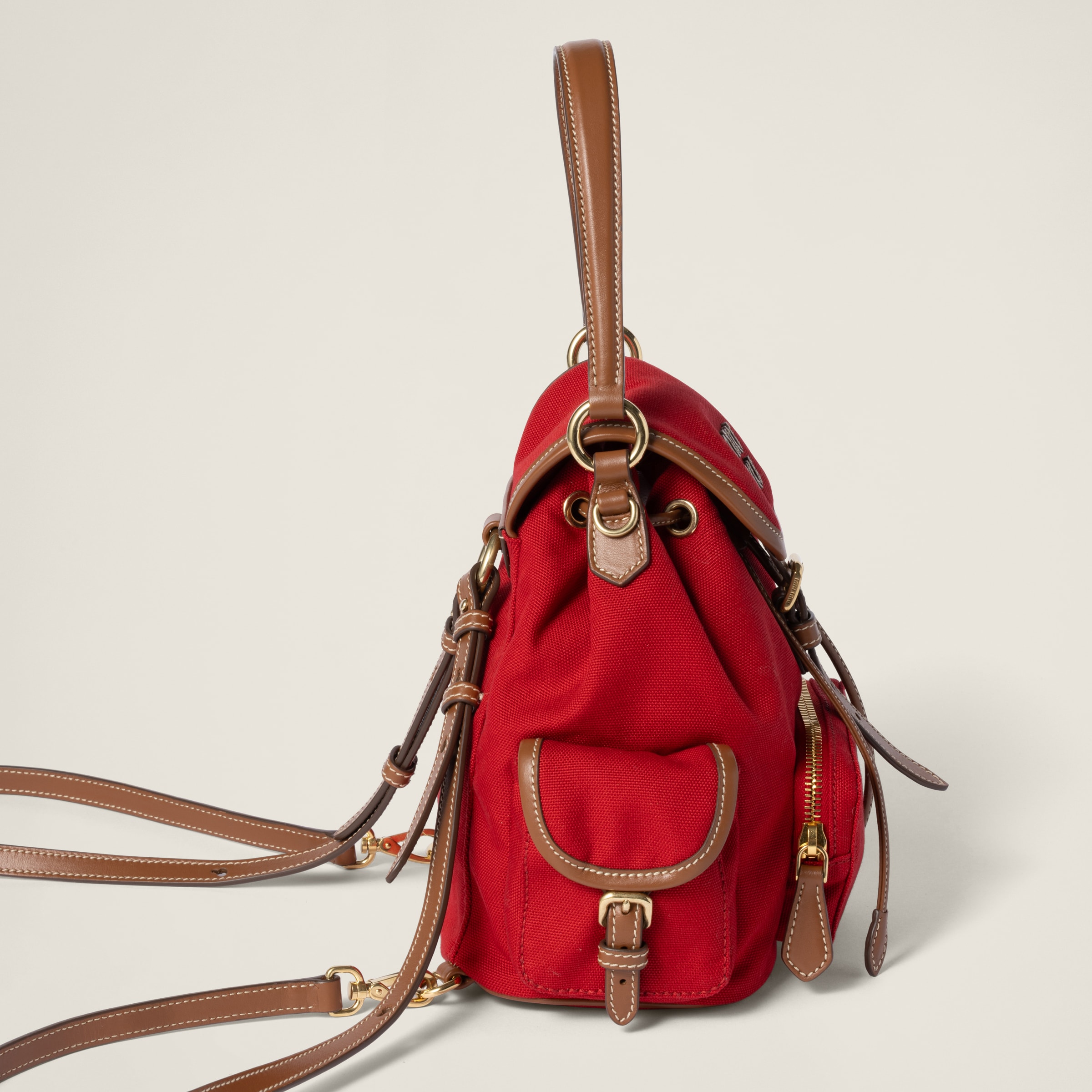 トレンドのバックパック♪ miumiu キャンバスxレザー 赤 トレンドのバックパック♪ miumiu キャンバスxレザー 赤 (MiuMiu