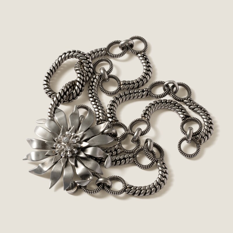 Metal belt with crystals