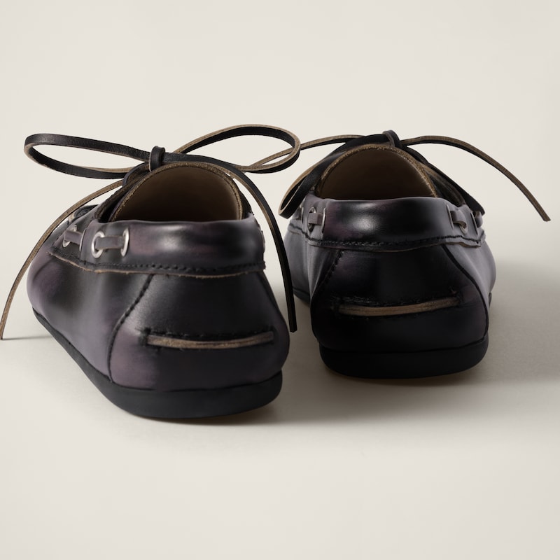 Mocassini da barca sfoderati in pelle decolorata