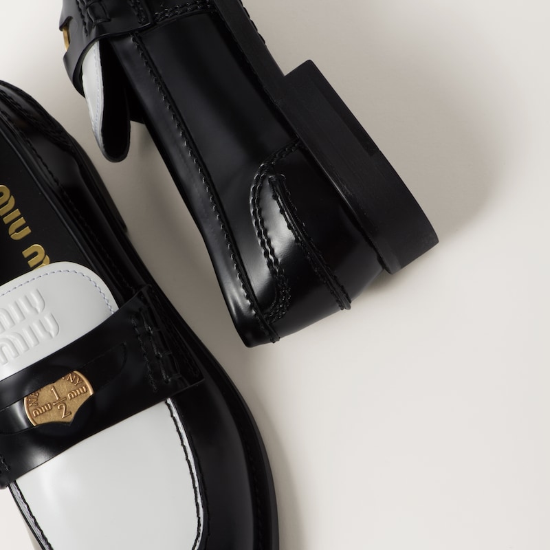 低跟皮革金币乐福鞋