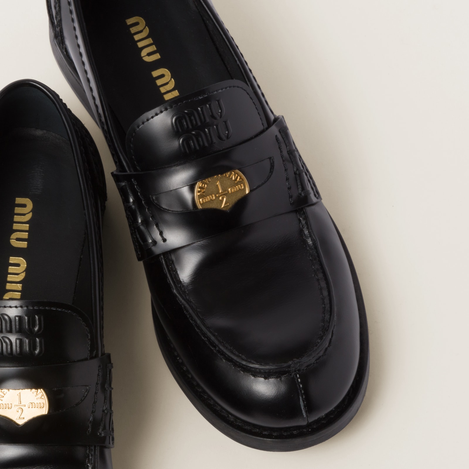 MIUMIU 26S PENNY LOAFERS IN DARK MAHOGANY BROWN CALFSKIN CROCODILE EMBOSSING