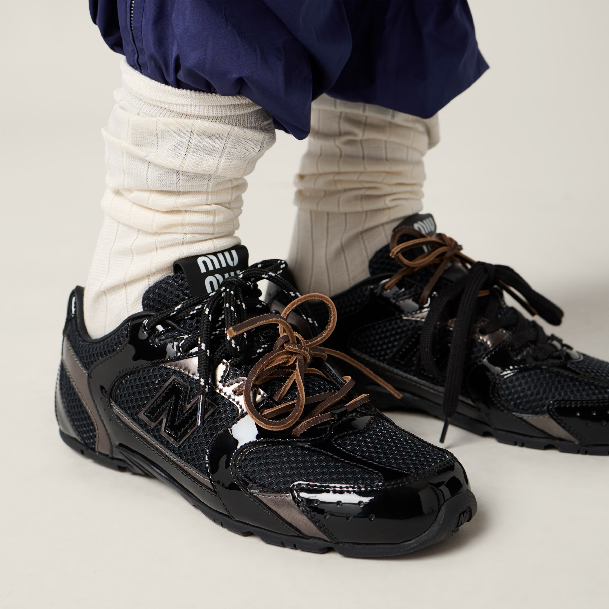 New Balance x Miu Miu 530 SL レザー スニーカー New Balance X Miu Miu 530 SL patent leather and mesh