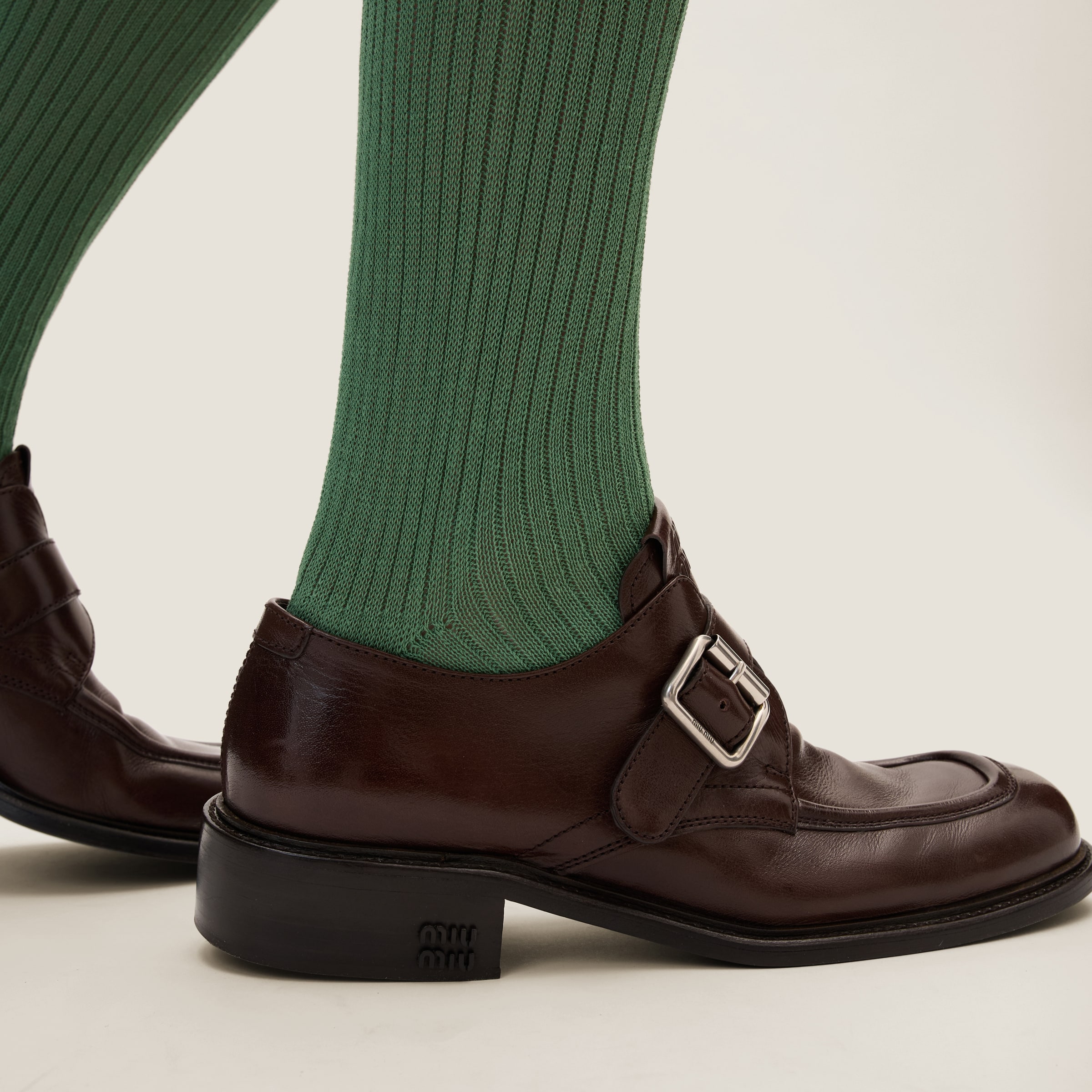 Miu Miu バックル付きレザーシューズ ブラック ブラック バックル付 レザー シューズ | Miu Miu