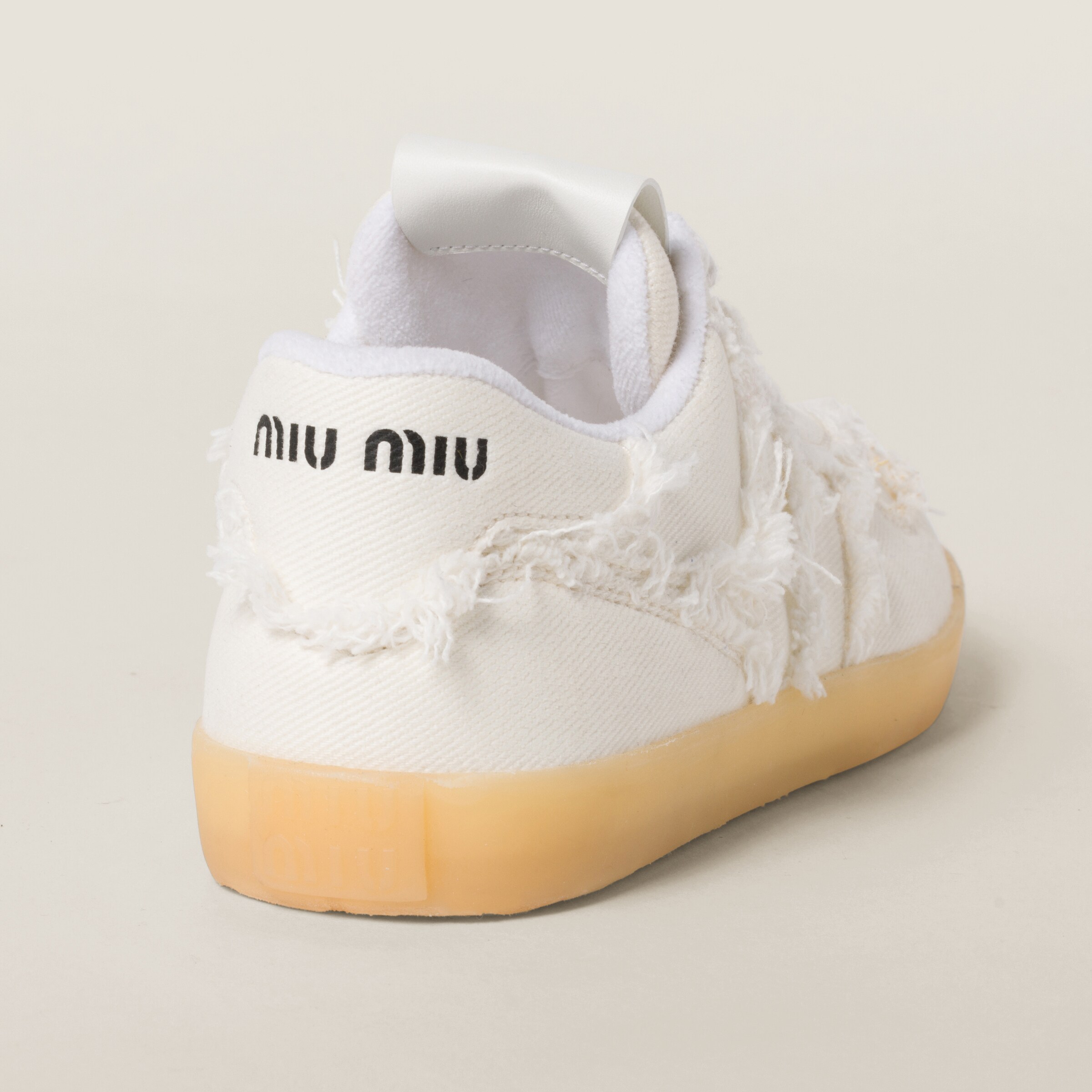 関税・送料込 MiuMiu デニム スニーカー ベージュ MiuMiu(ミュウミュウ)のレディース スニーカー 人気アイテム
