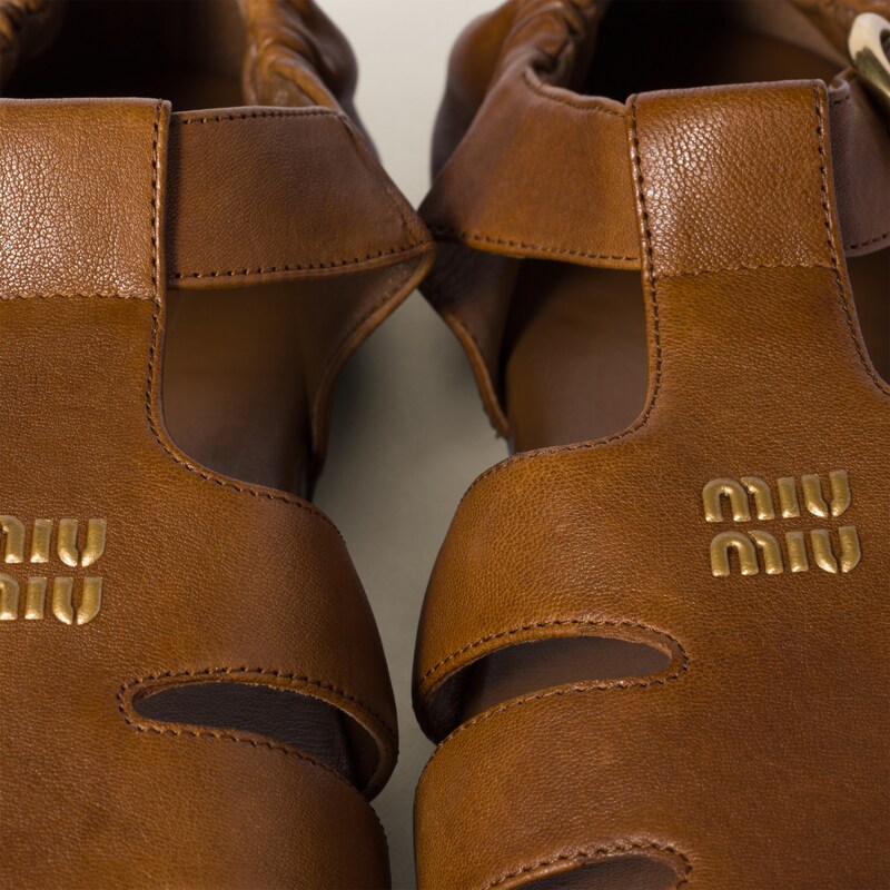 루슈 나파 가죽 피셔맨 샌들